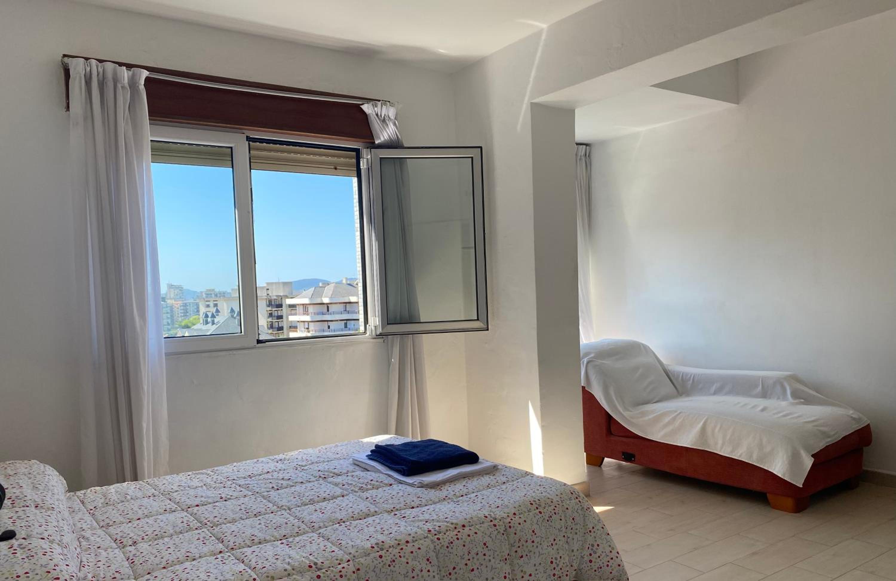 Two-Bedroom Penthouse Apartment with Sea View - Photo 9