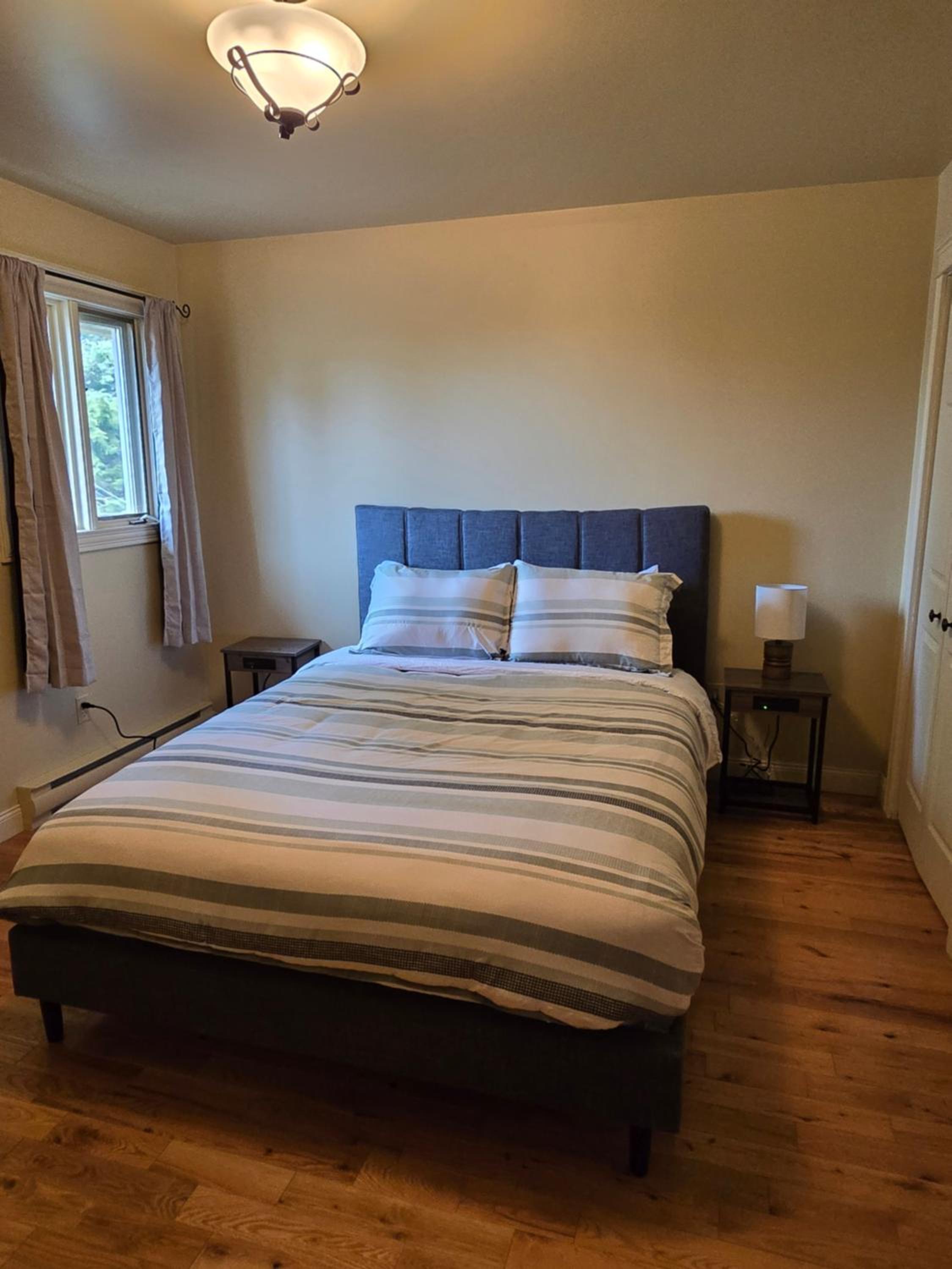 Five-Bedroom House photo 2