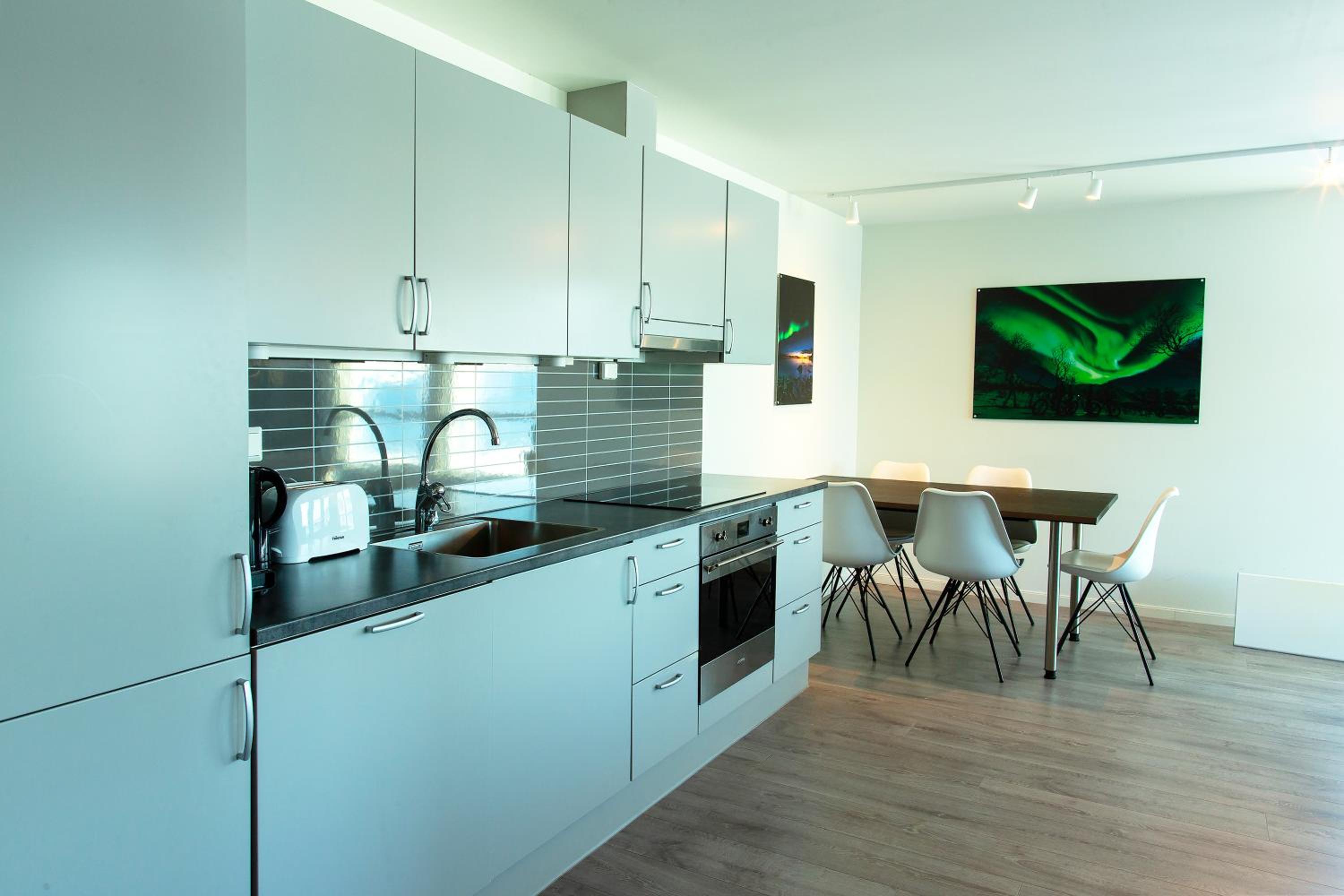 One-Bedroom Superior Apartment - Photo 4