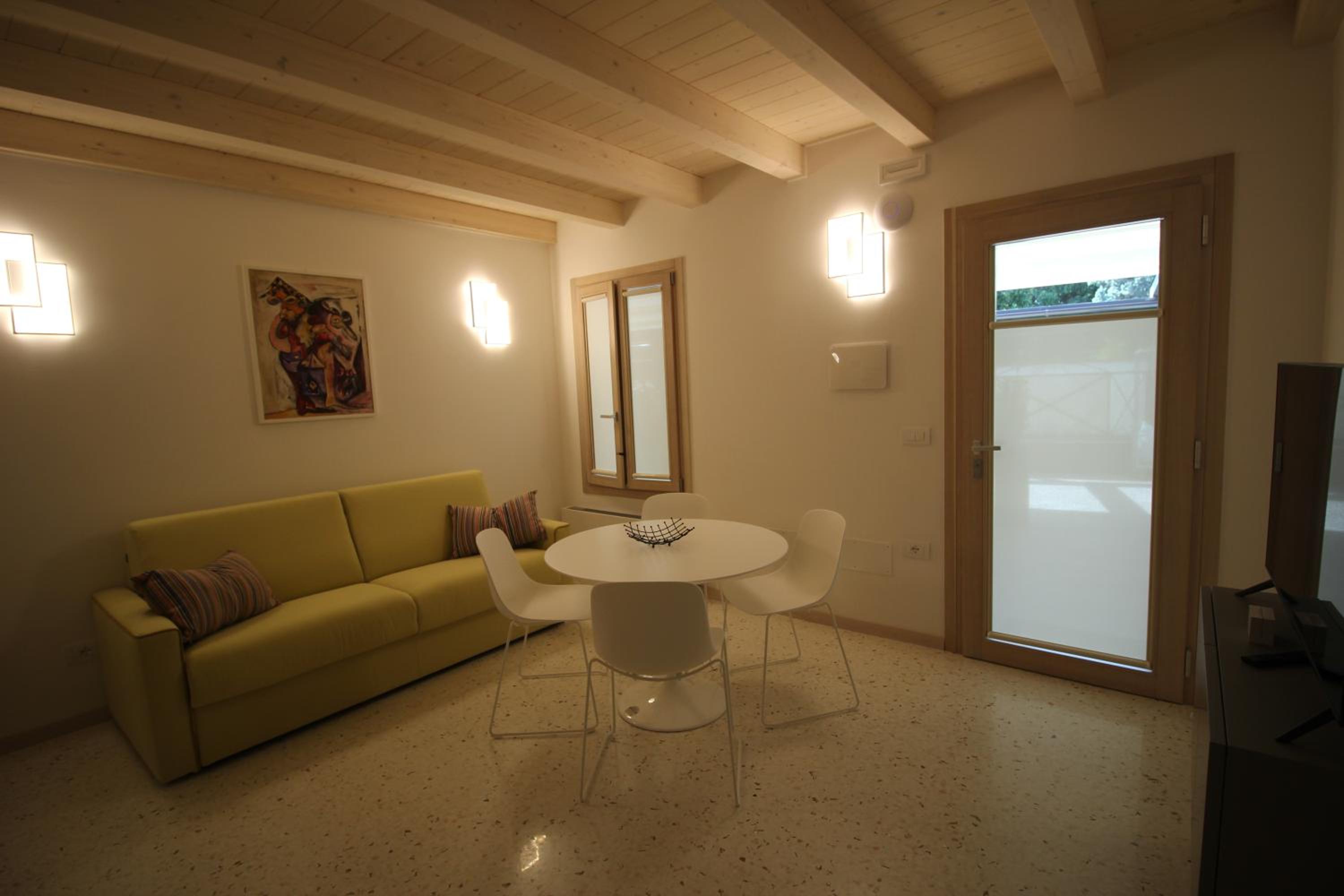 One-Bedroom House photo 1