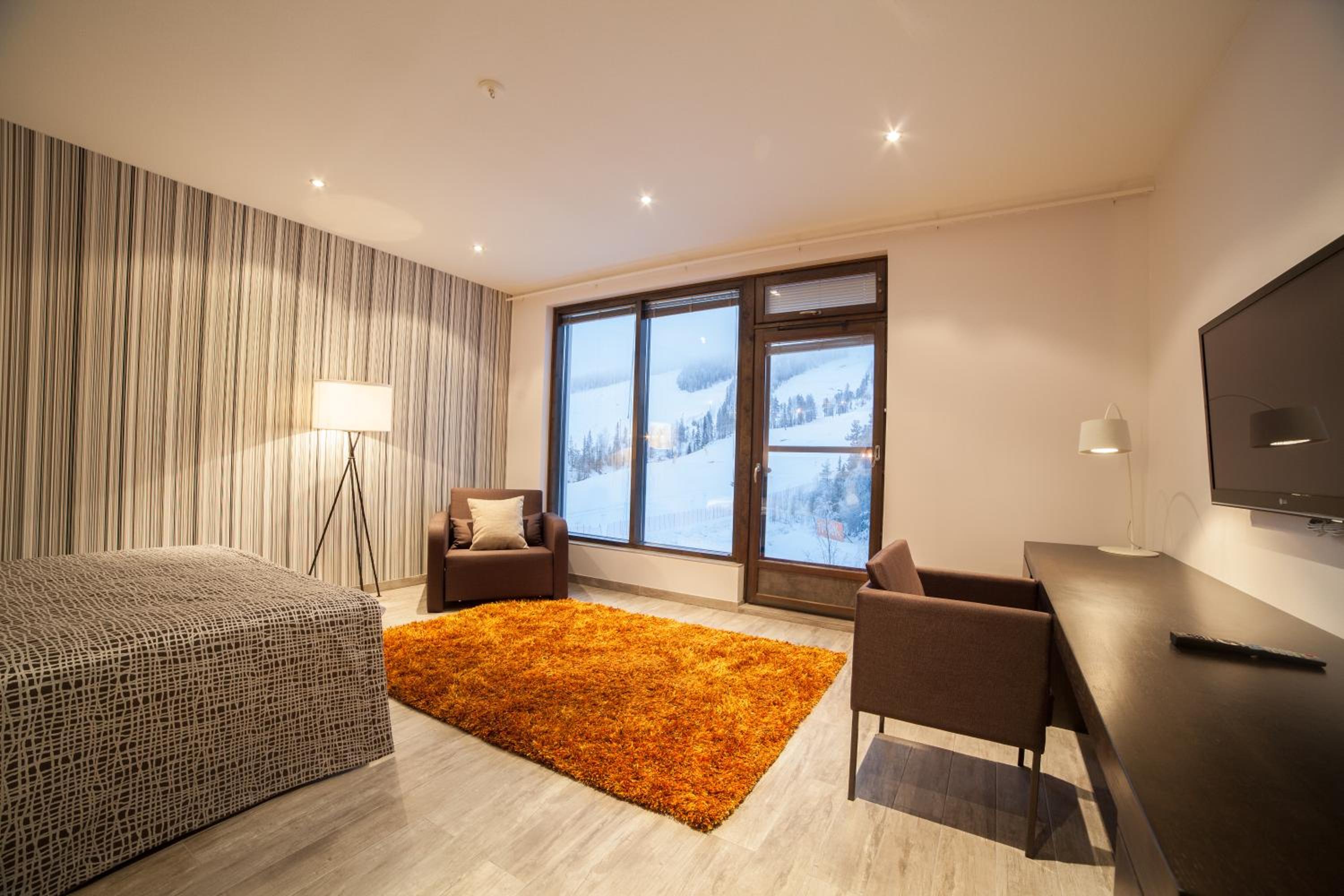 Deluxe Double or Twin Room with Mountain View photo 3