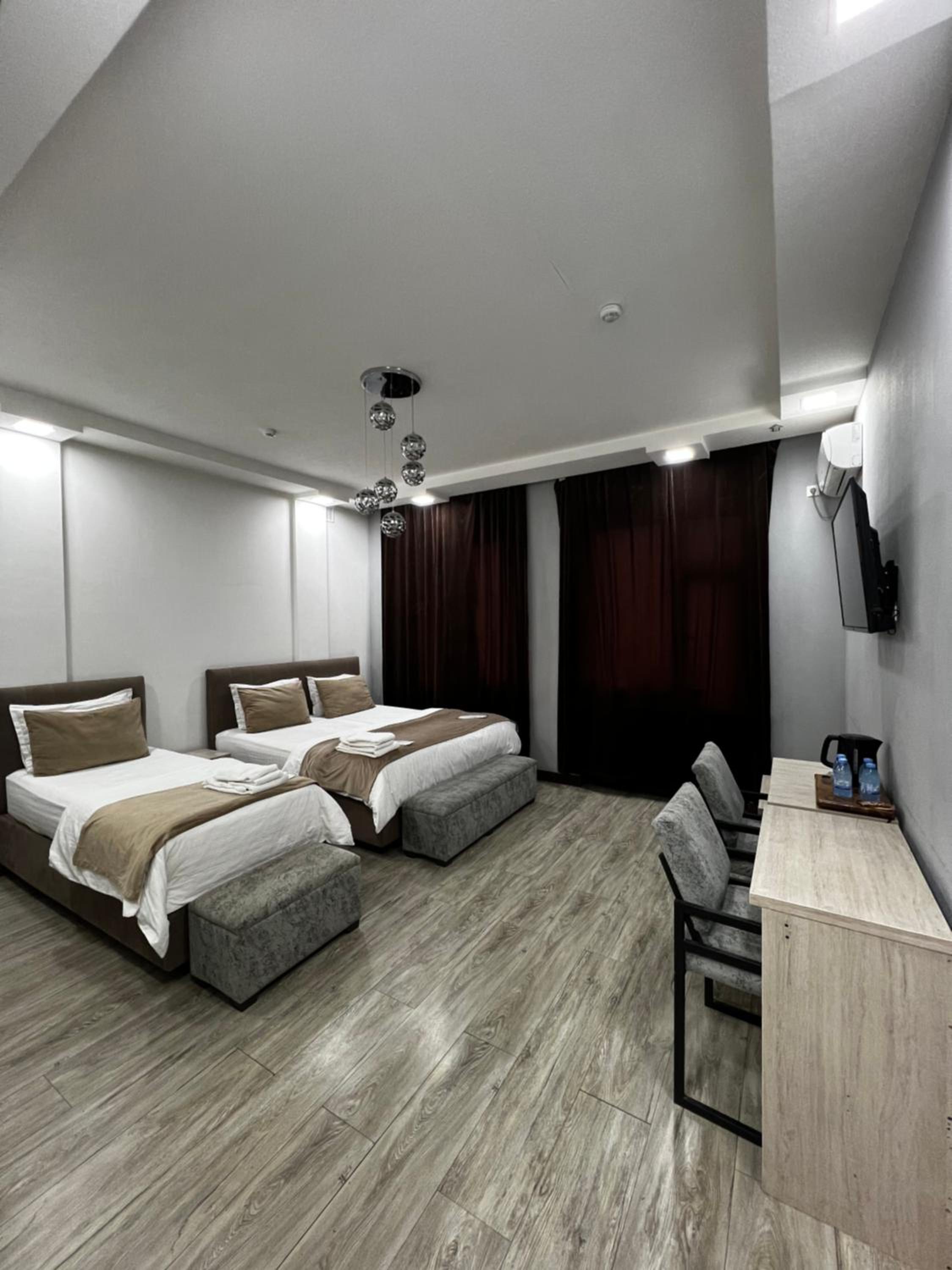 Family Room - Photo 6