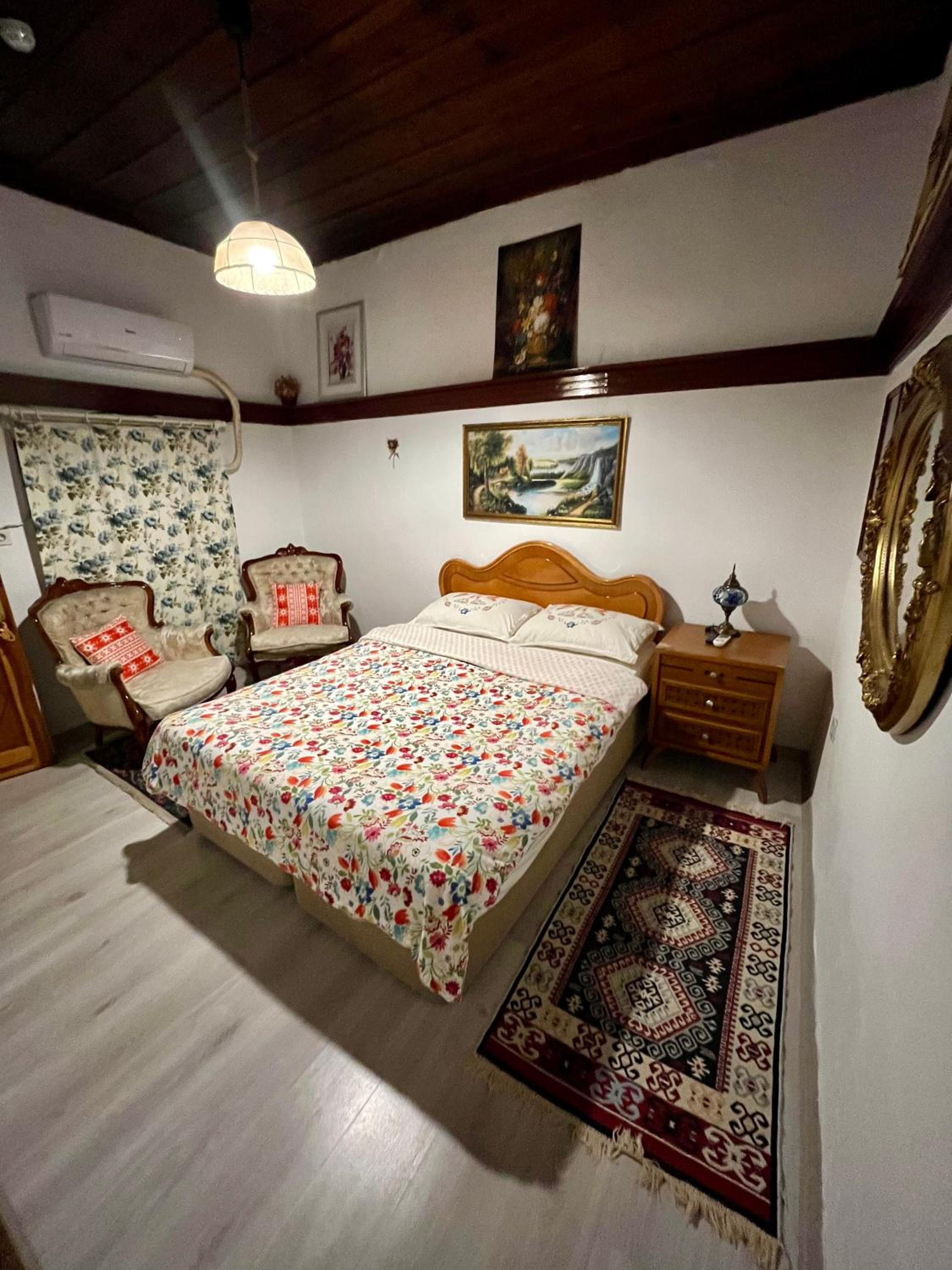 Budget Double Room photo 2