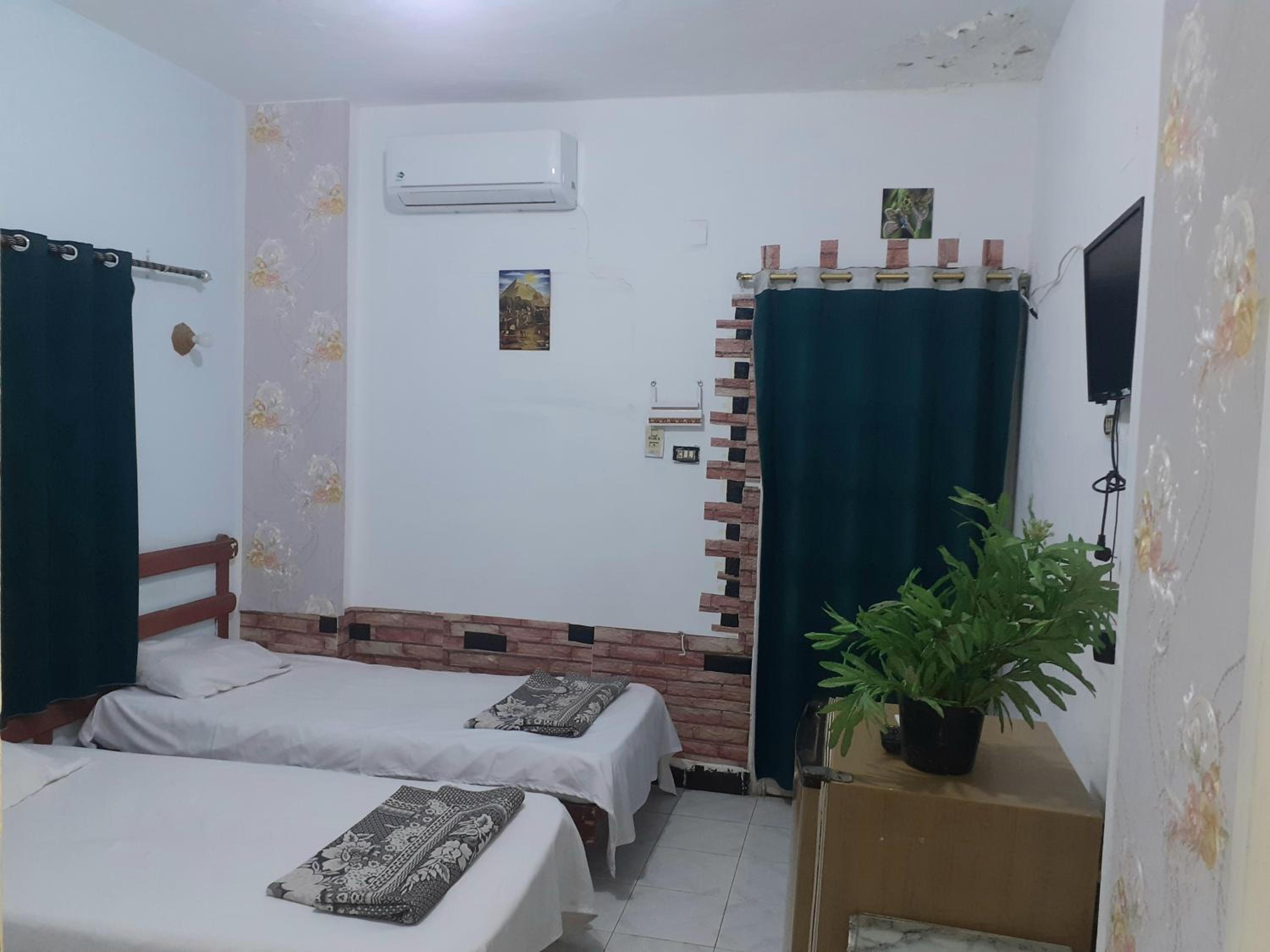 Double Room with Private Bathroom - Photo 4