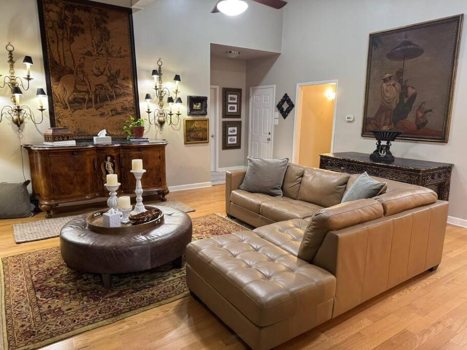 Three-Bedroom House photo 1