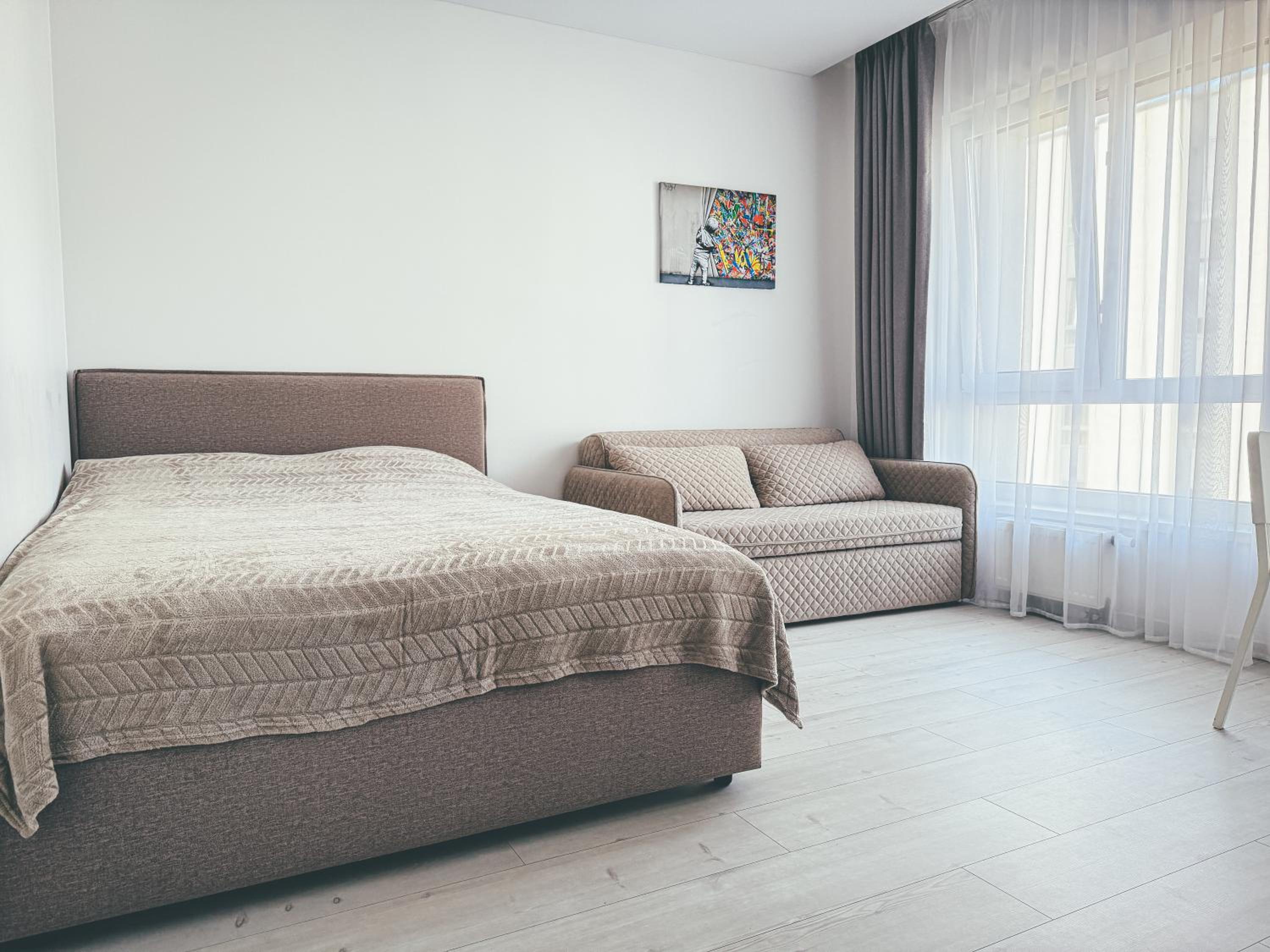 One-Bedroom Apartment photo 2