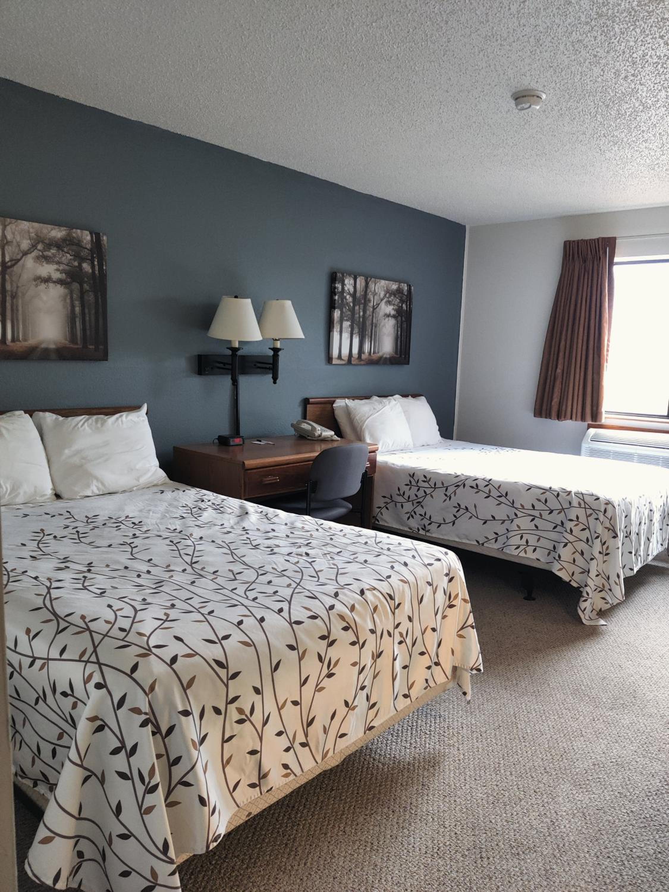 Double Room with Two Double Beds - Non-Smoking - Photo 5