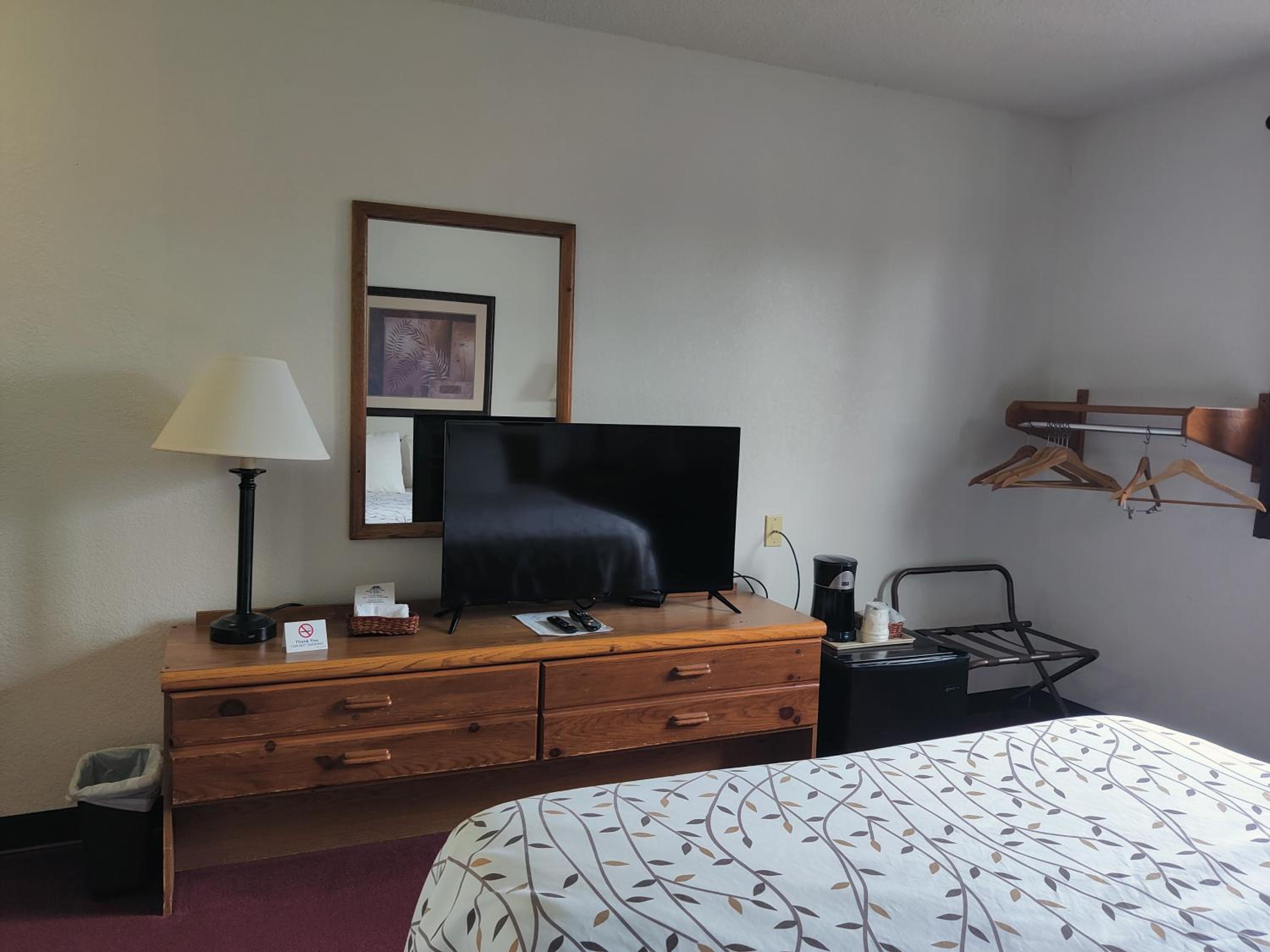 Queen Room - Disability Access - Photo 2