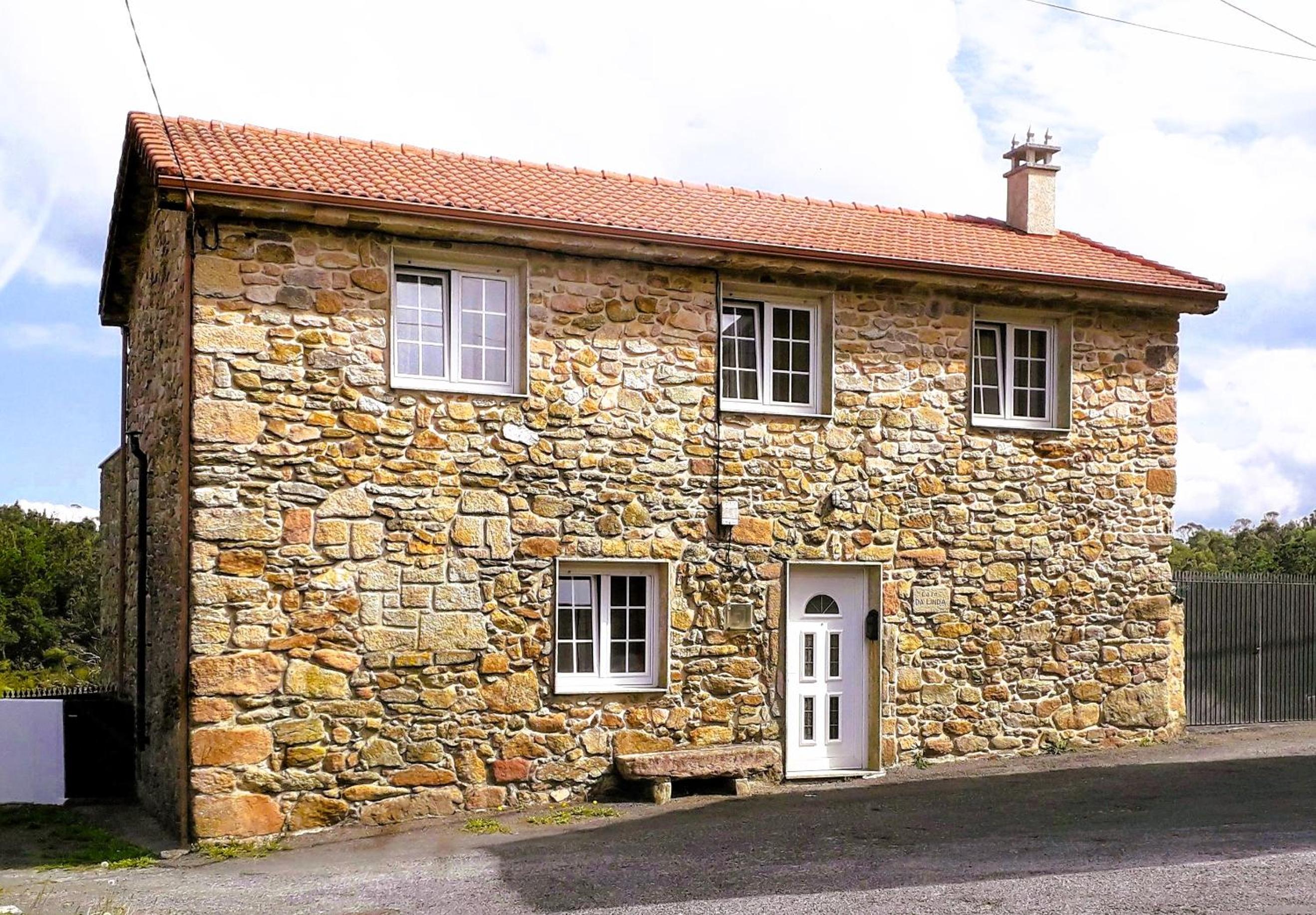 Three-Bedroom House photo 2