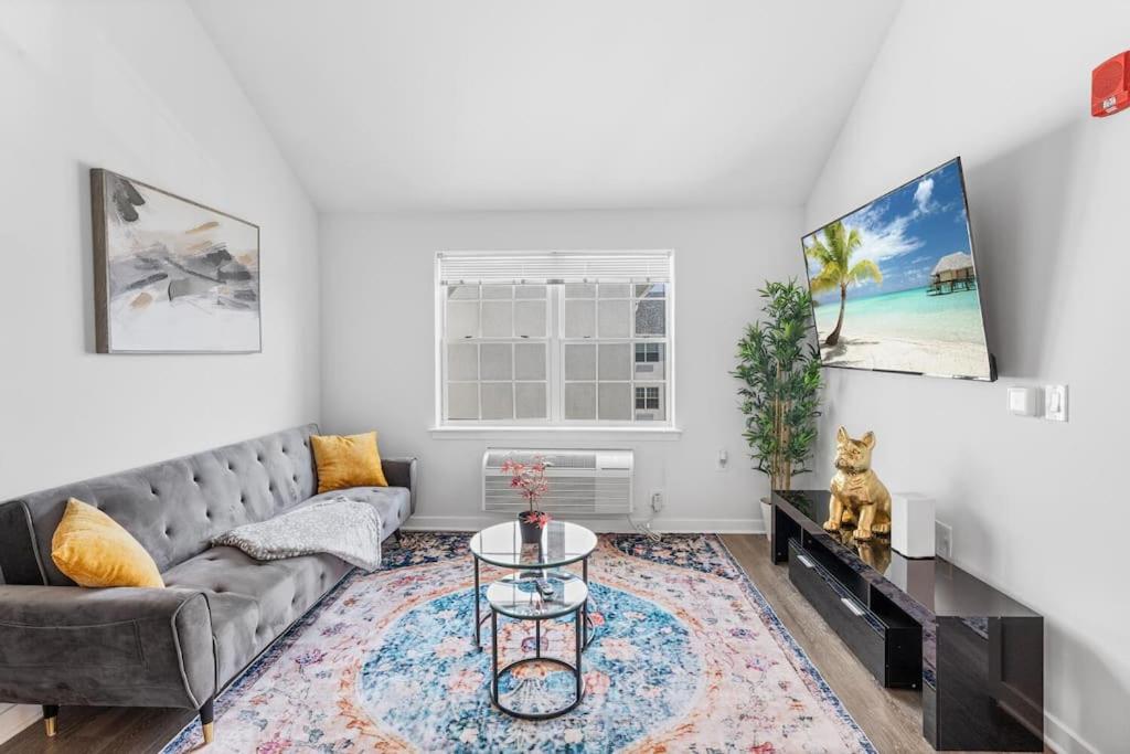 Three-Bedroom Apartment photo 1