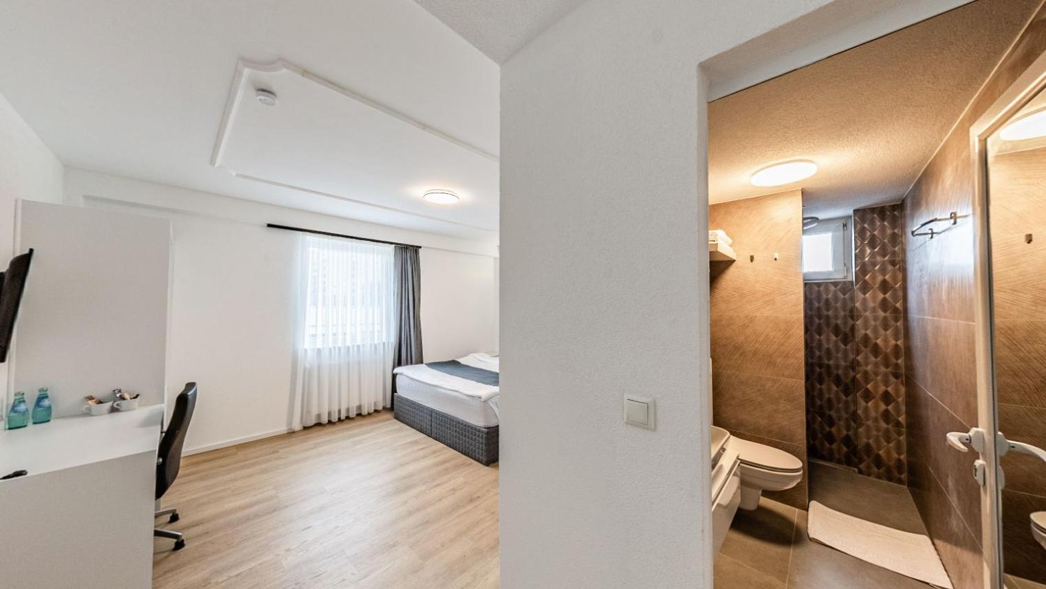 Double Room with Private Bathroom photo 3