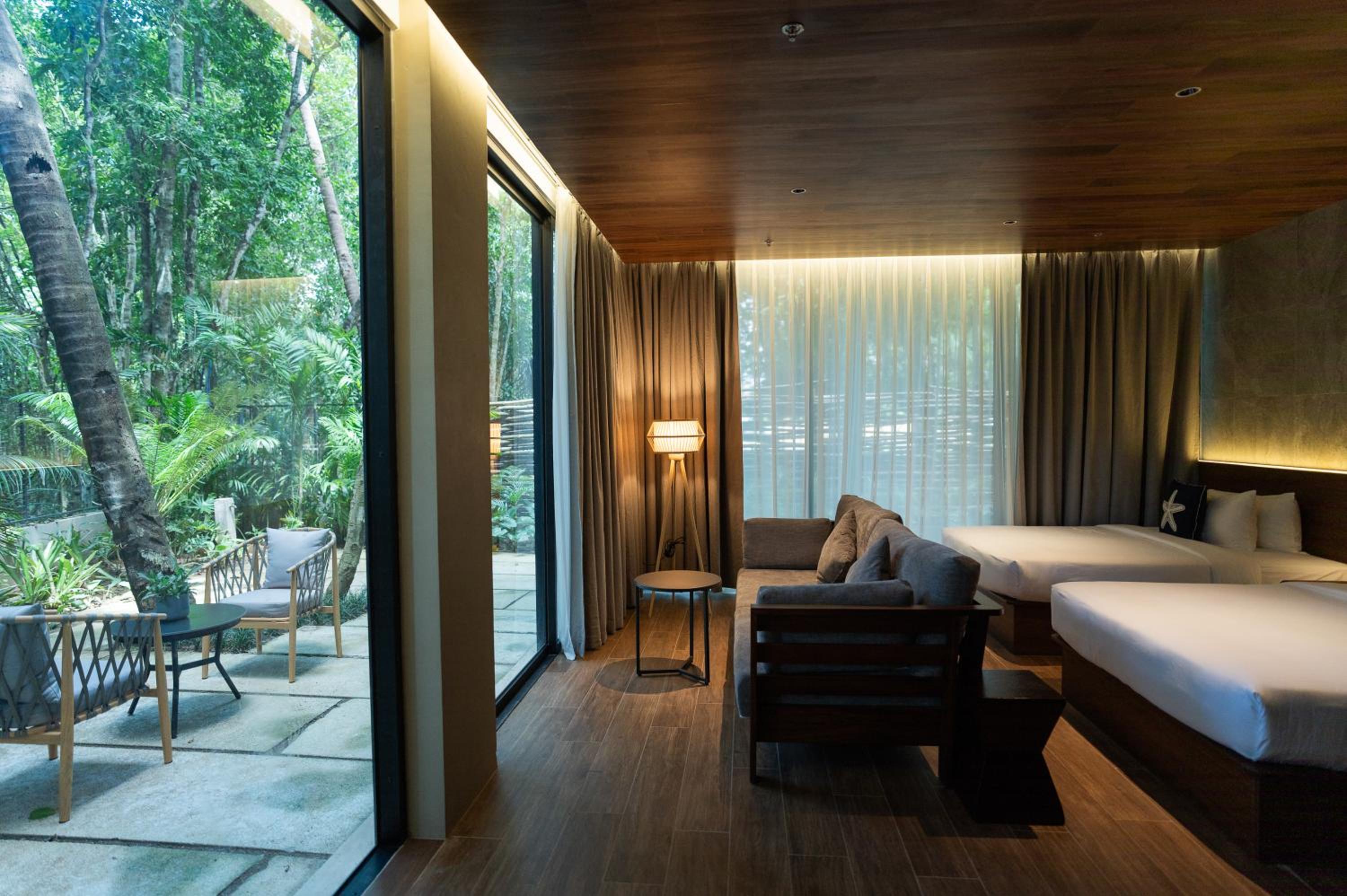 Presidential Suite with Garden photo 2