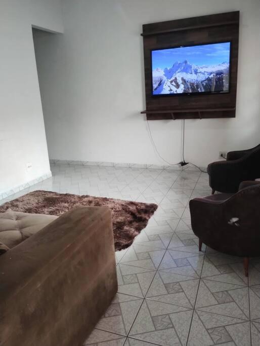 Three-Bedroom House photo 1