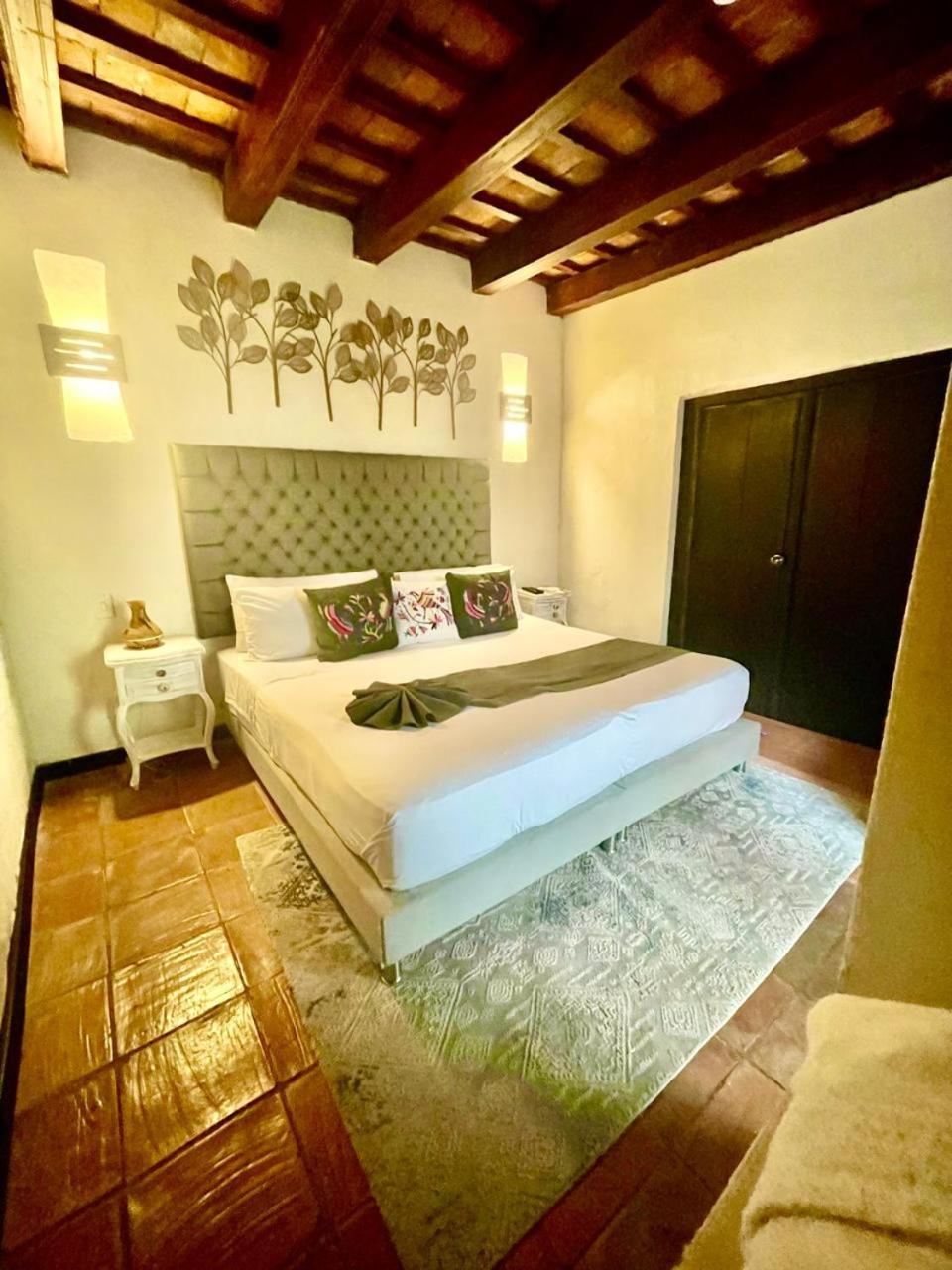 Large Double Room photo 3