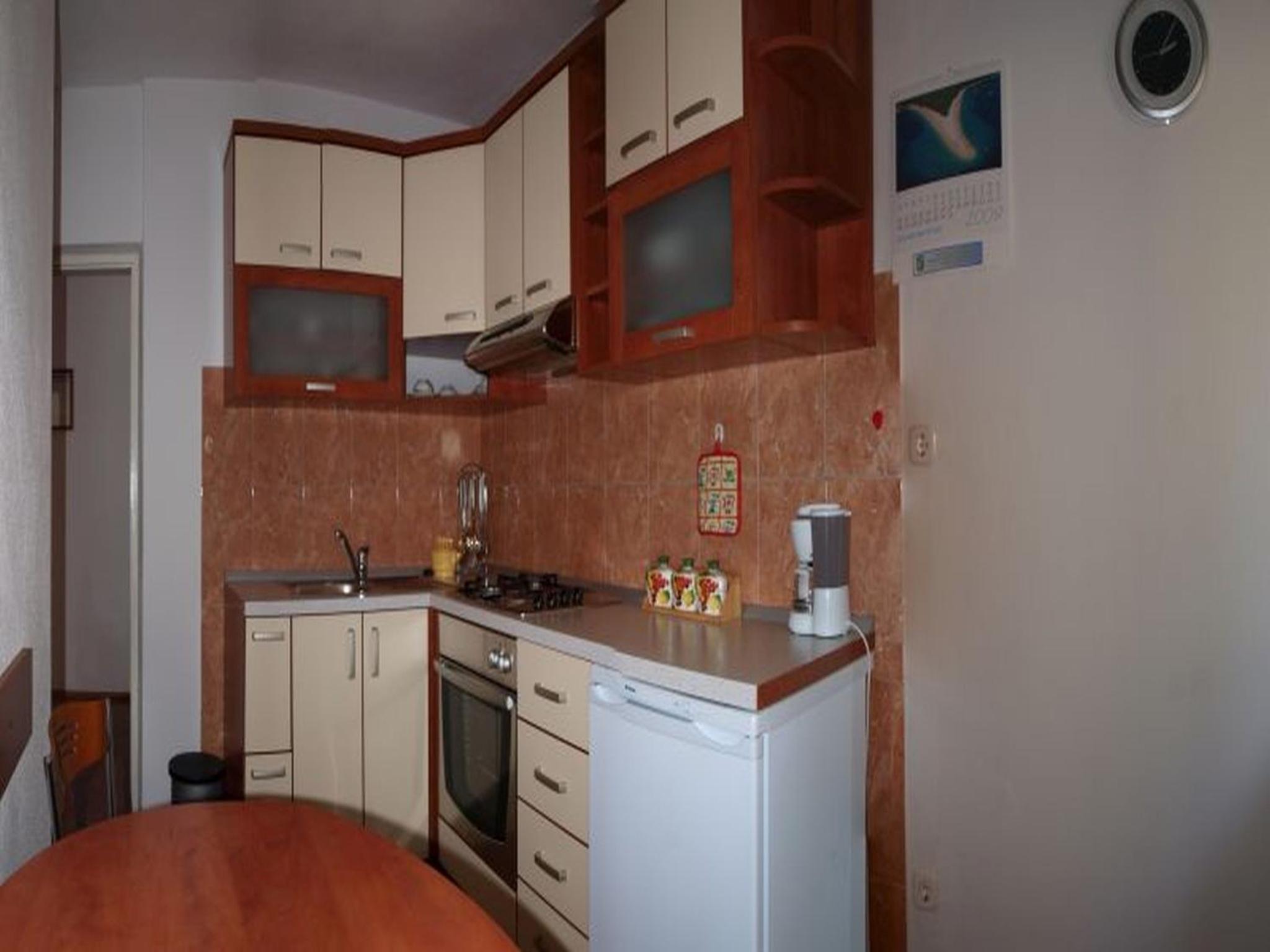One-Bedroom Apartment with Balcony and Garden View photo 3