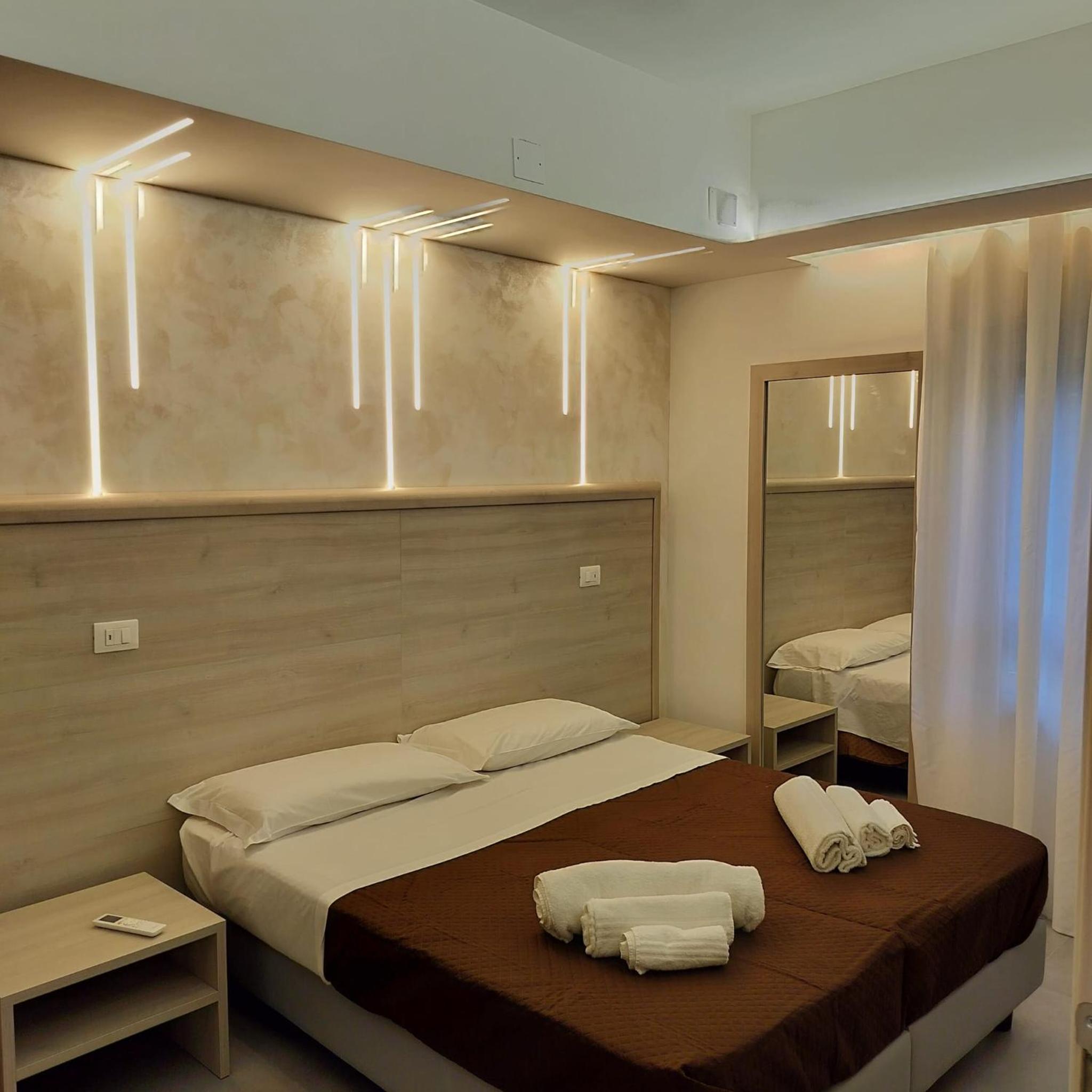 Deluxe Double or Twin Room with Sea View photo 1