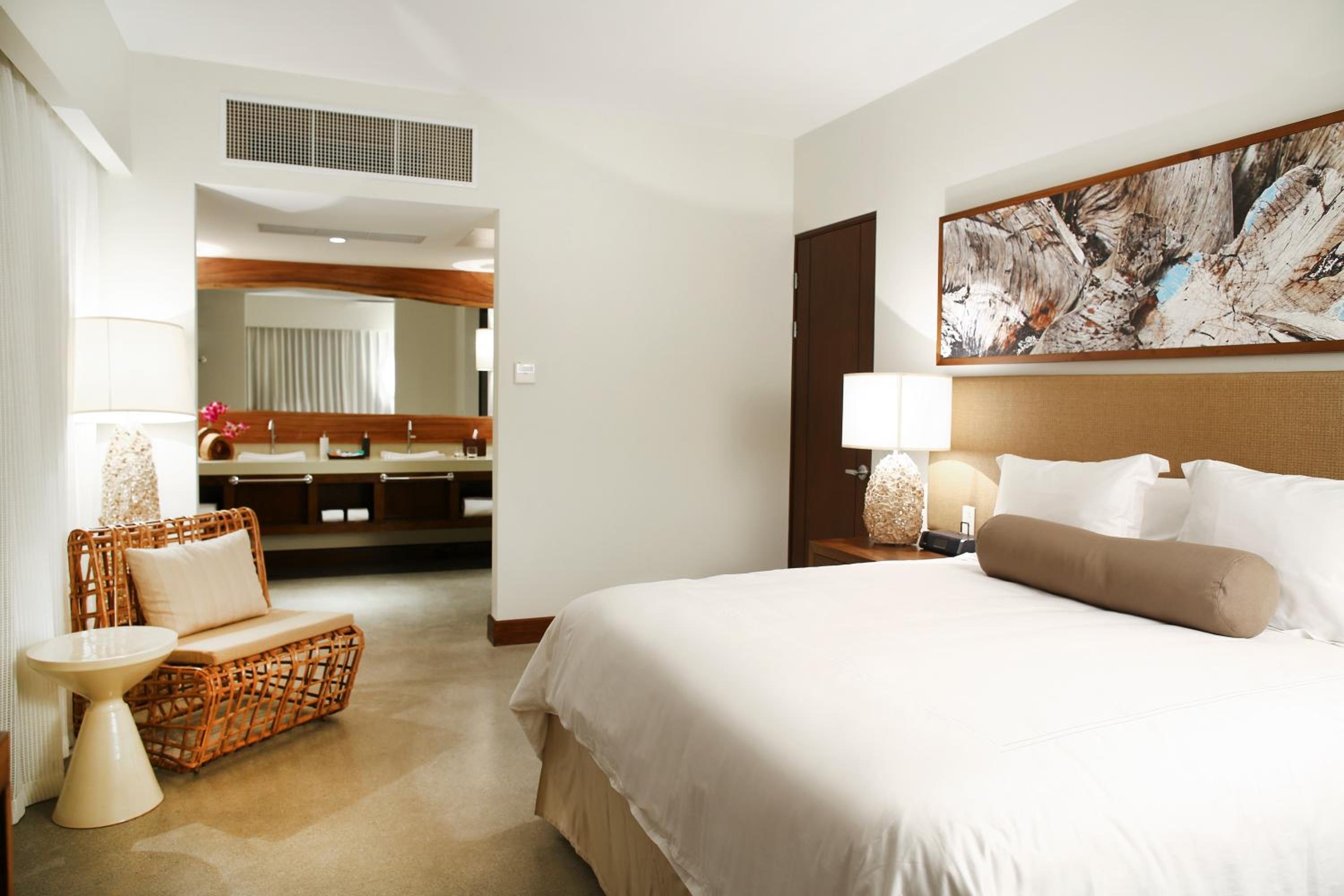 Mangle Presidential King Suite with Sofa Bed and partial  Ocean View photo 1