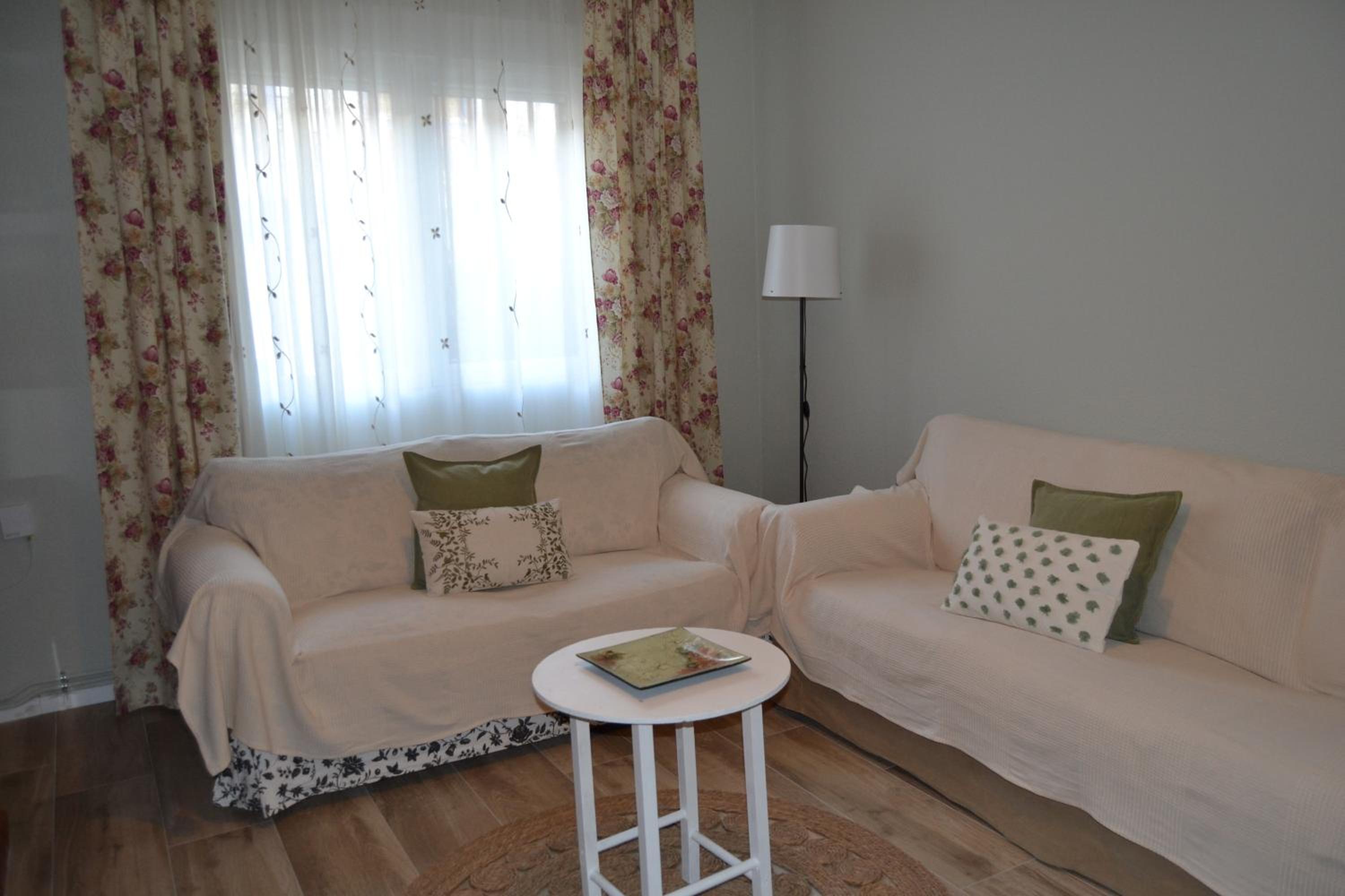 Four-Bedroom House photo 2