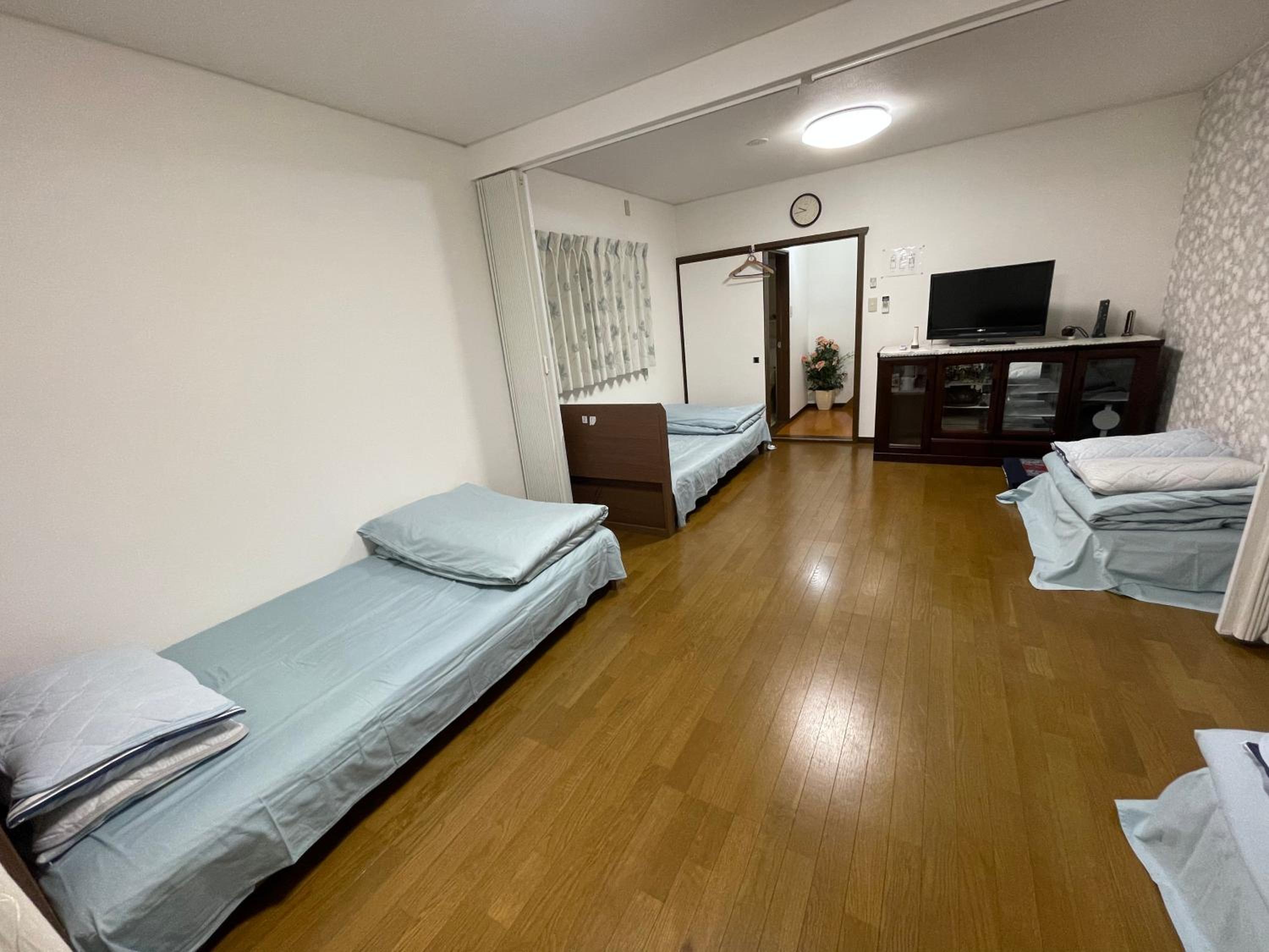 Two-Bedroom House - Photo 29