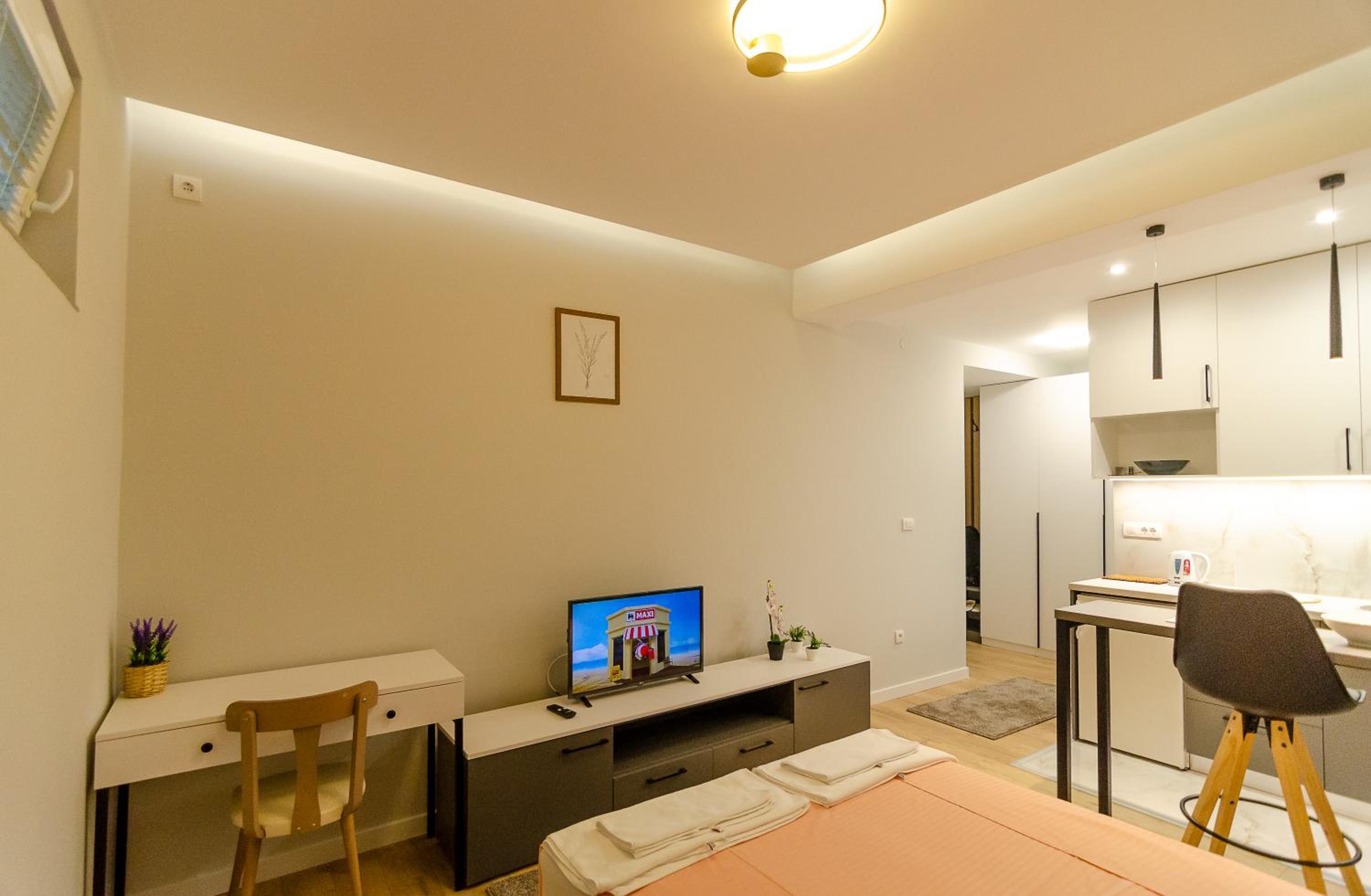 One-Bedroom Apartment photo 1
