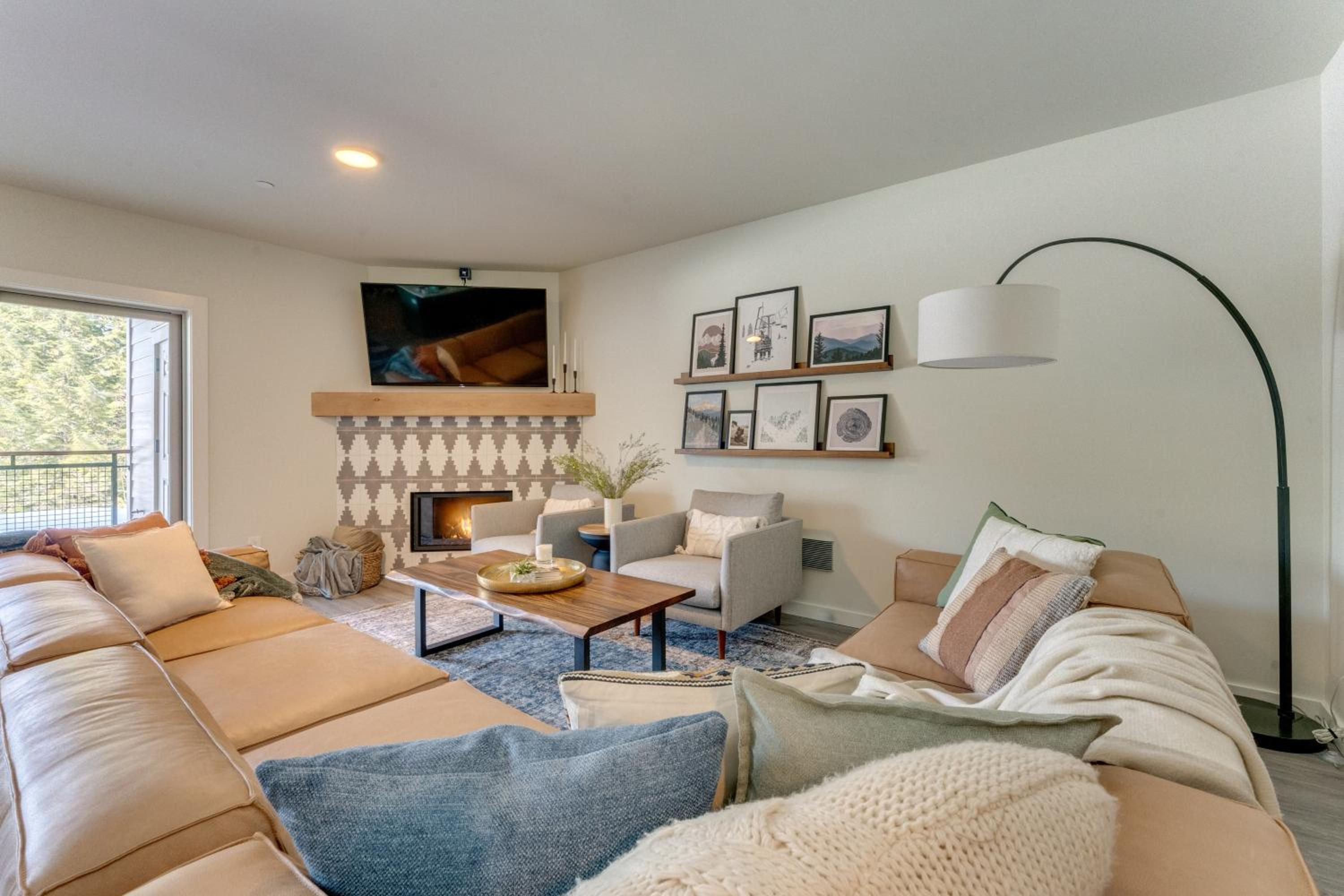 Three-Bedroom Apartment photo 2