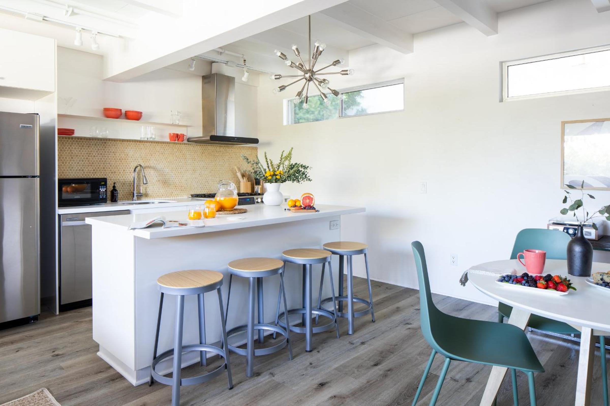Apartment - Photo 2
