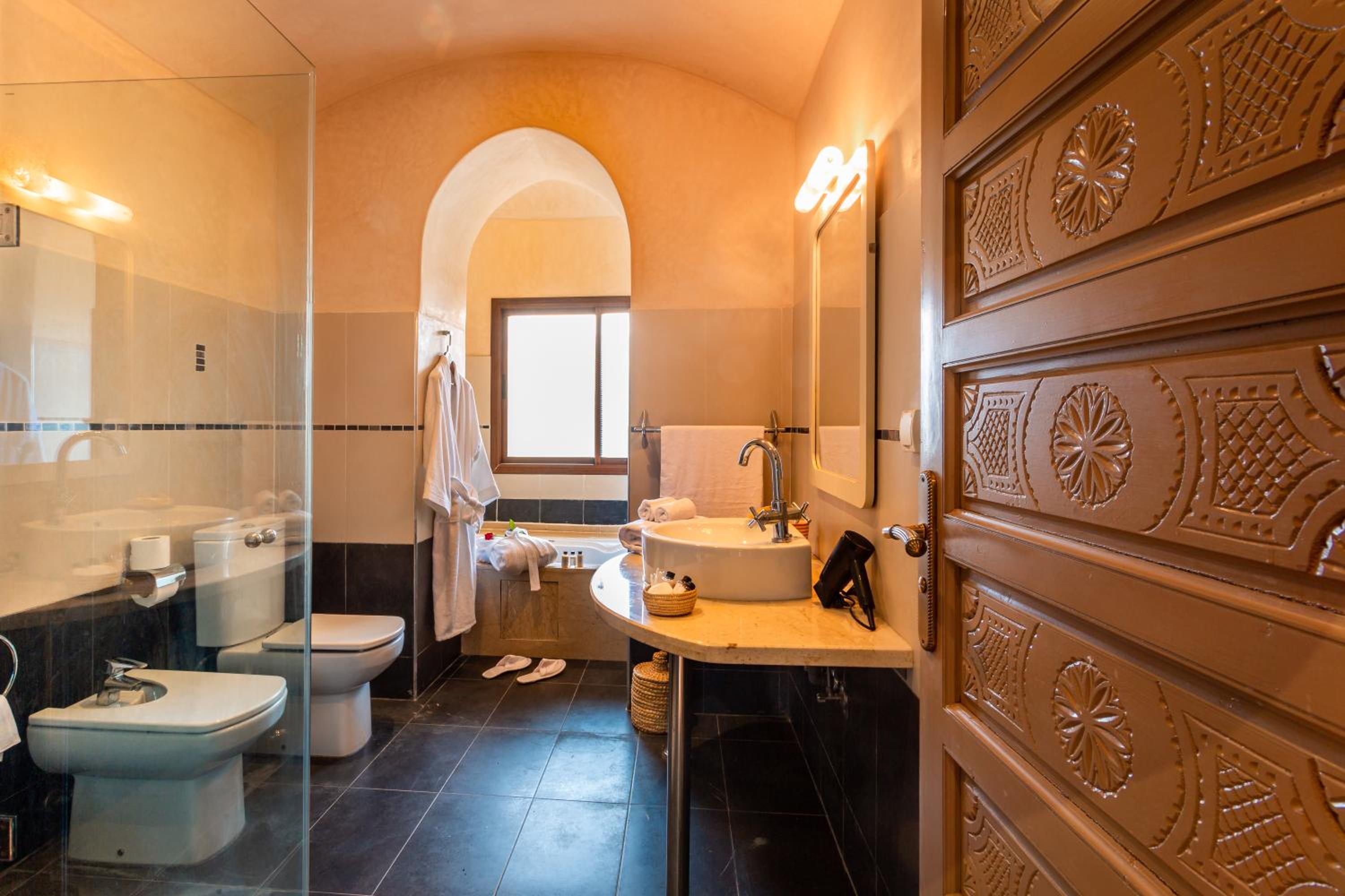 Deluxe Suite photo 2