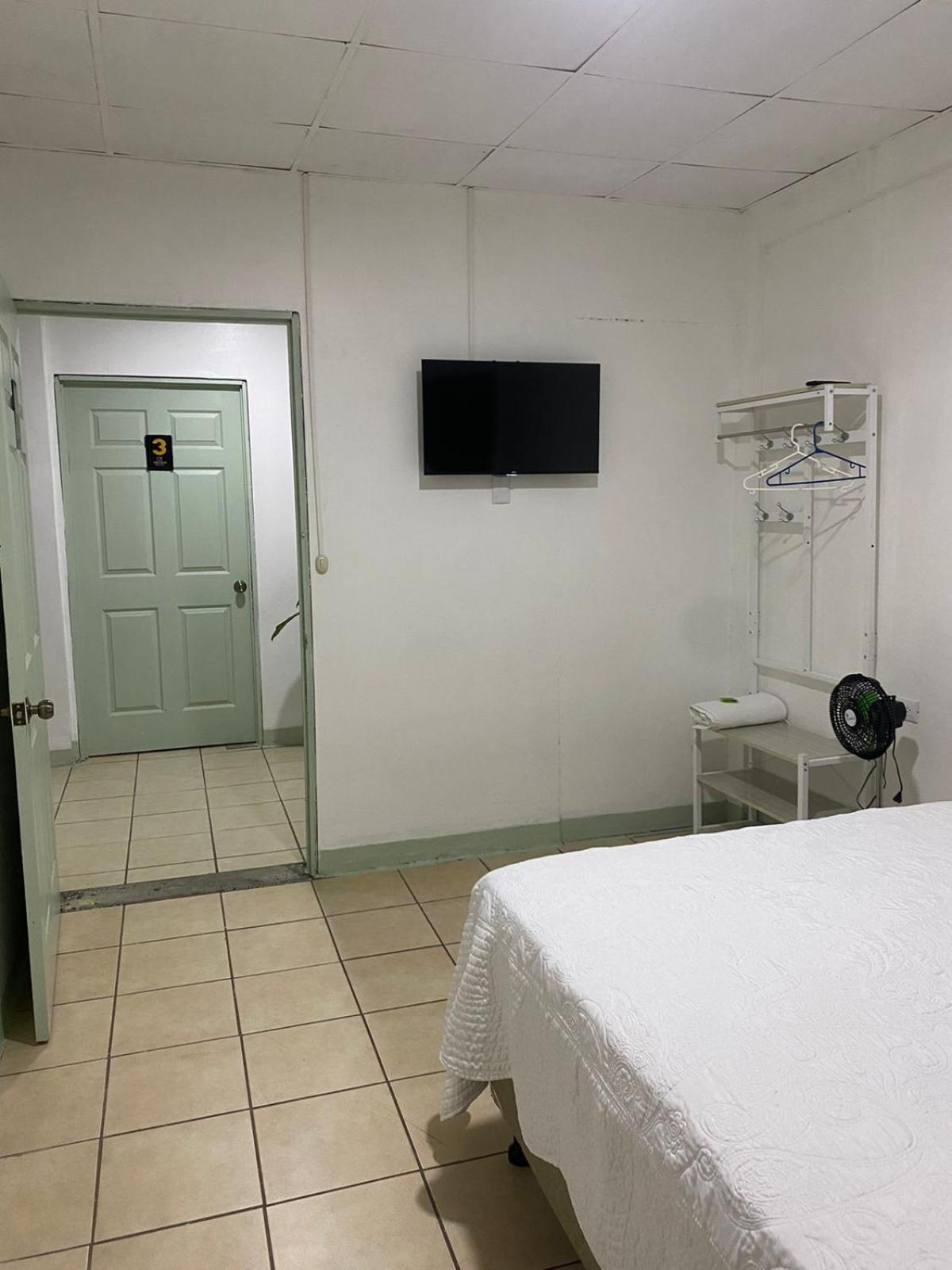 Double Room with Private Bathroom photo 1