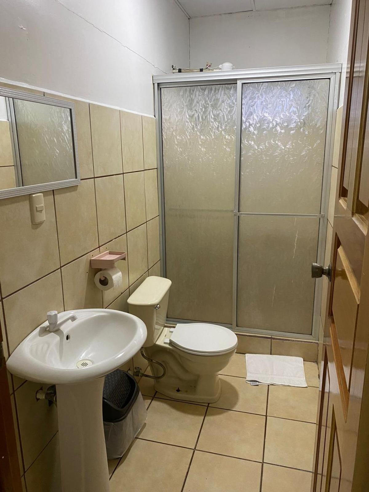 Double Room with Private Bathroom photo 2