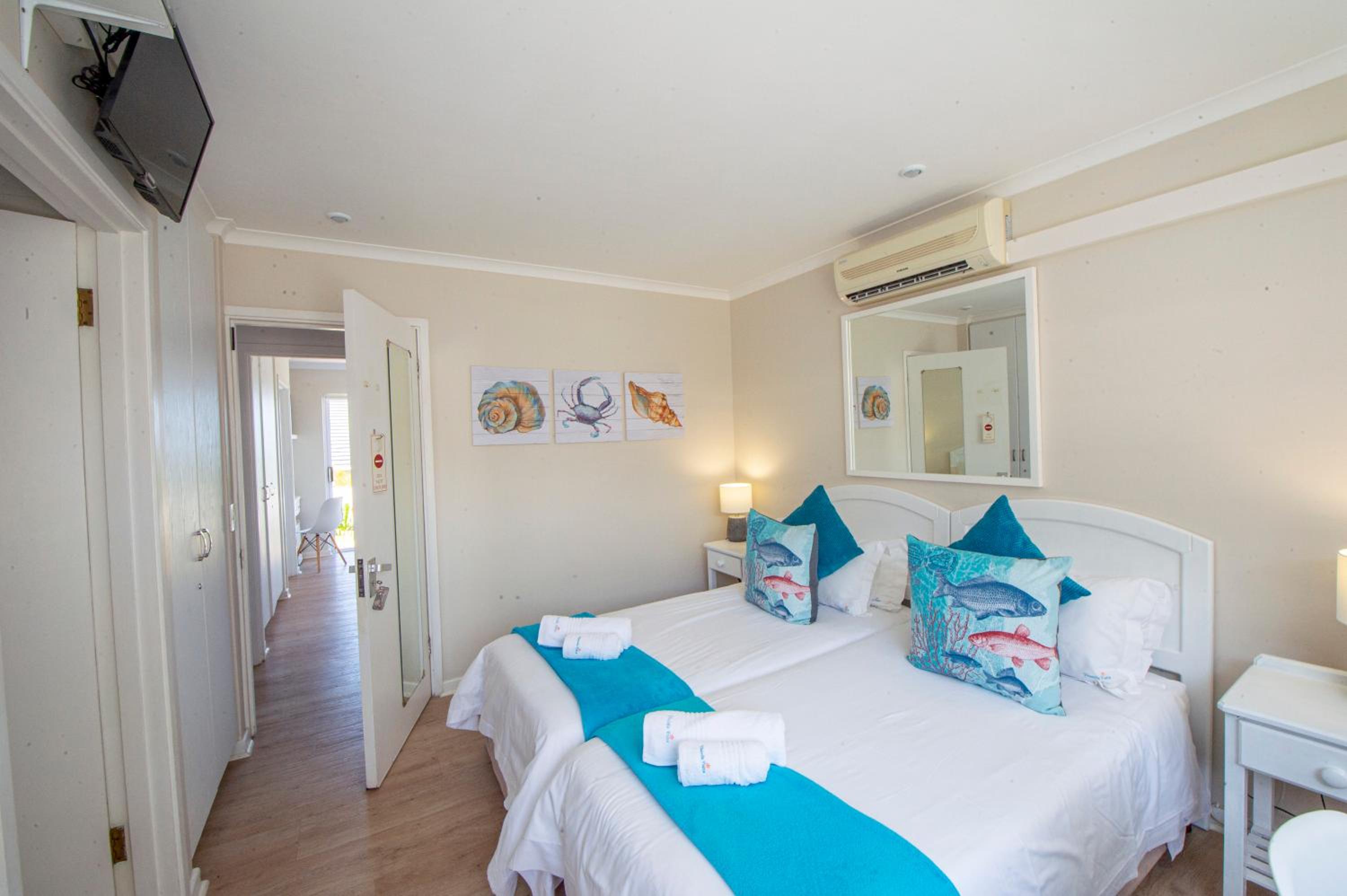 Twin Room - Photo 3