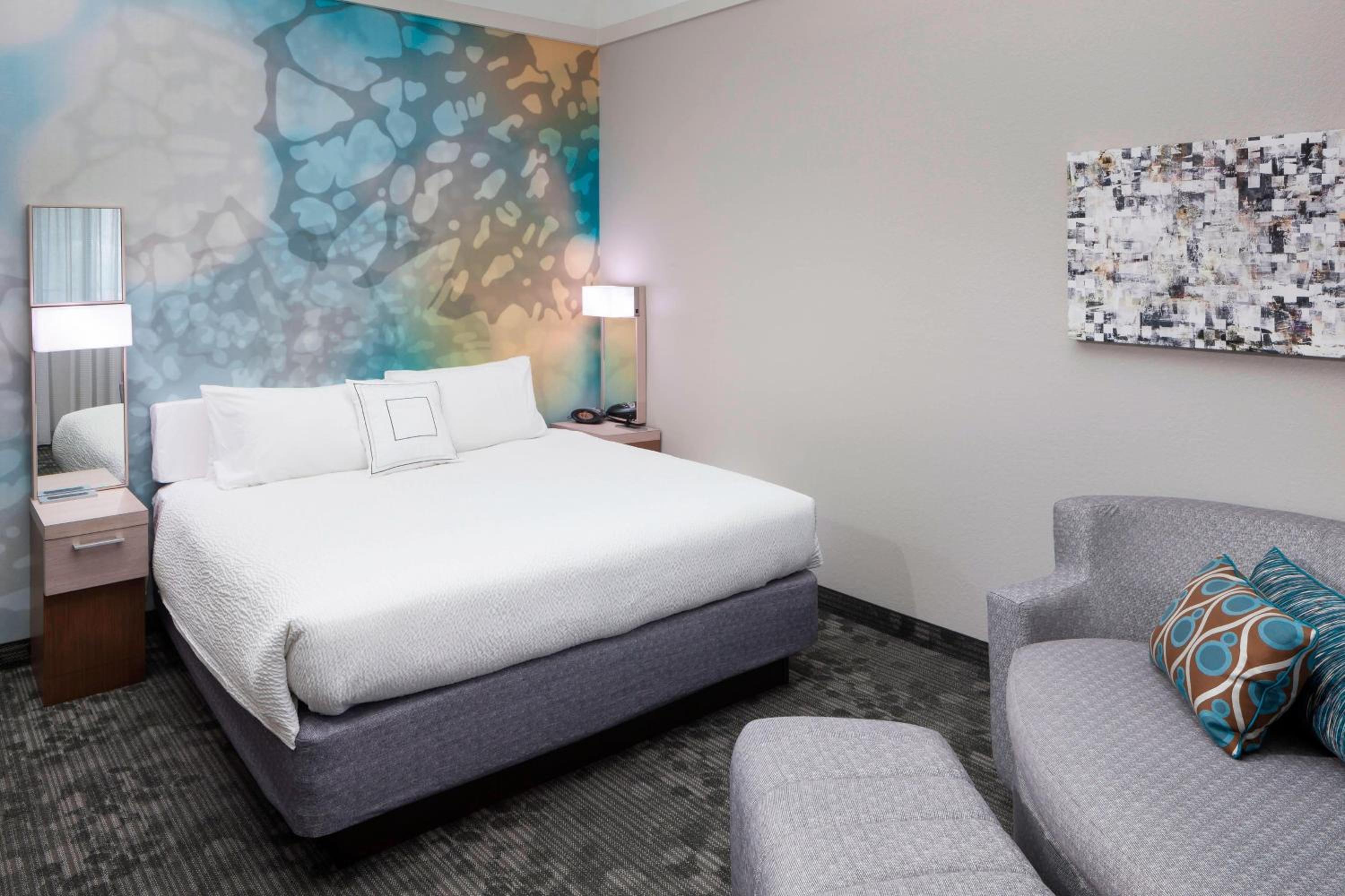 King Room with Sofa Bed - Photo 1