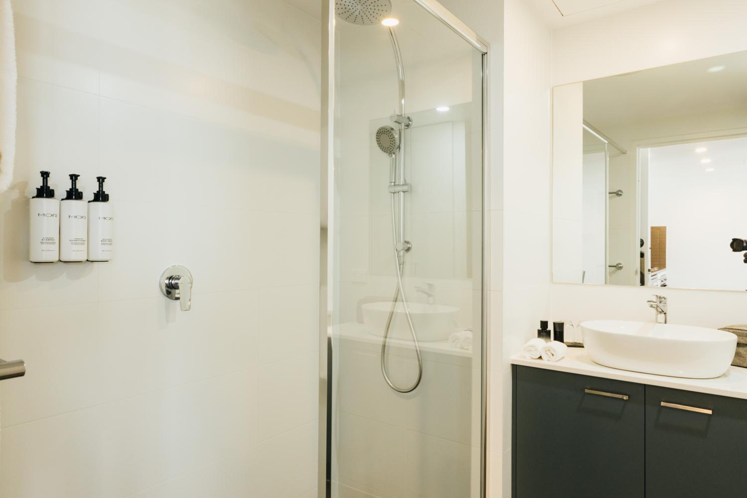 One-Bedroom Apartment thumbnail 6