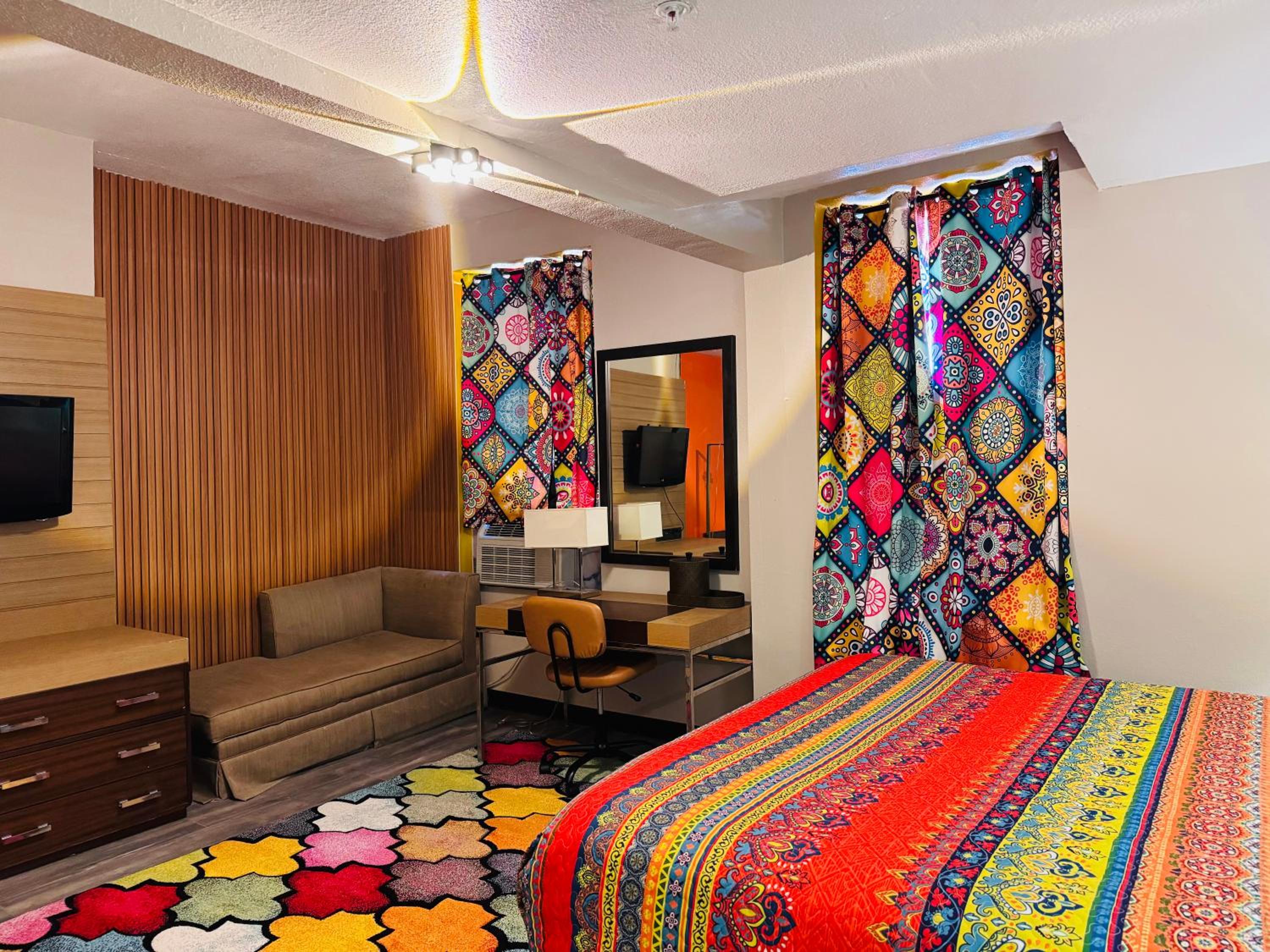 Deluxe King Room - Photo 1