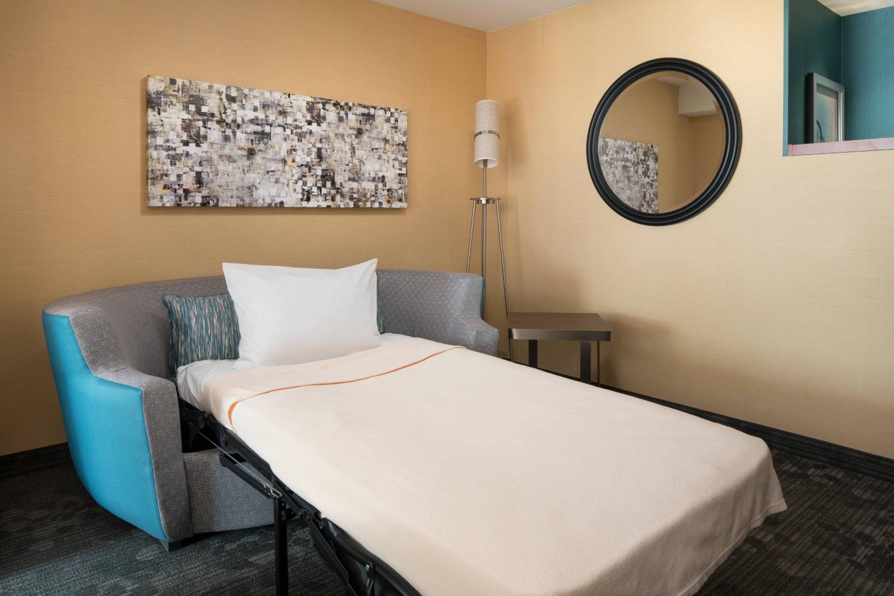 One-Bedroom King Suite - Mountain View - Photo 1