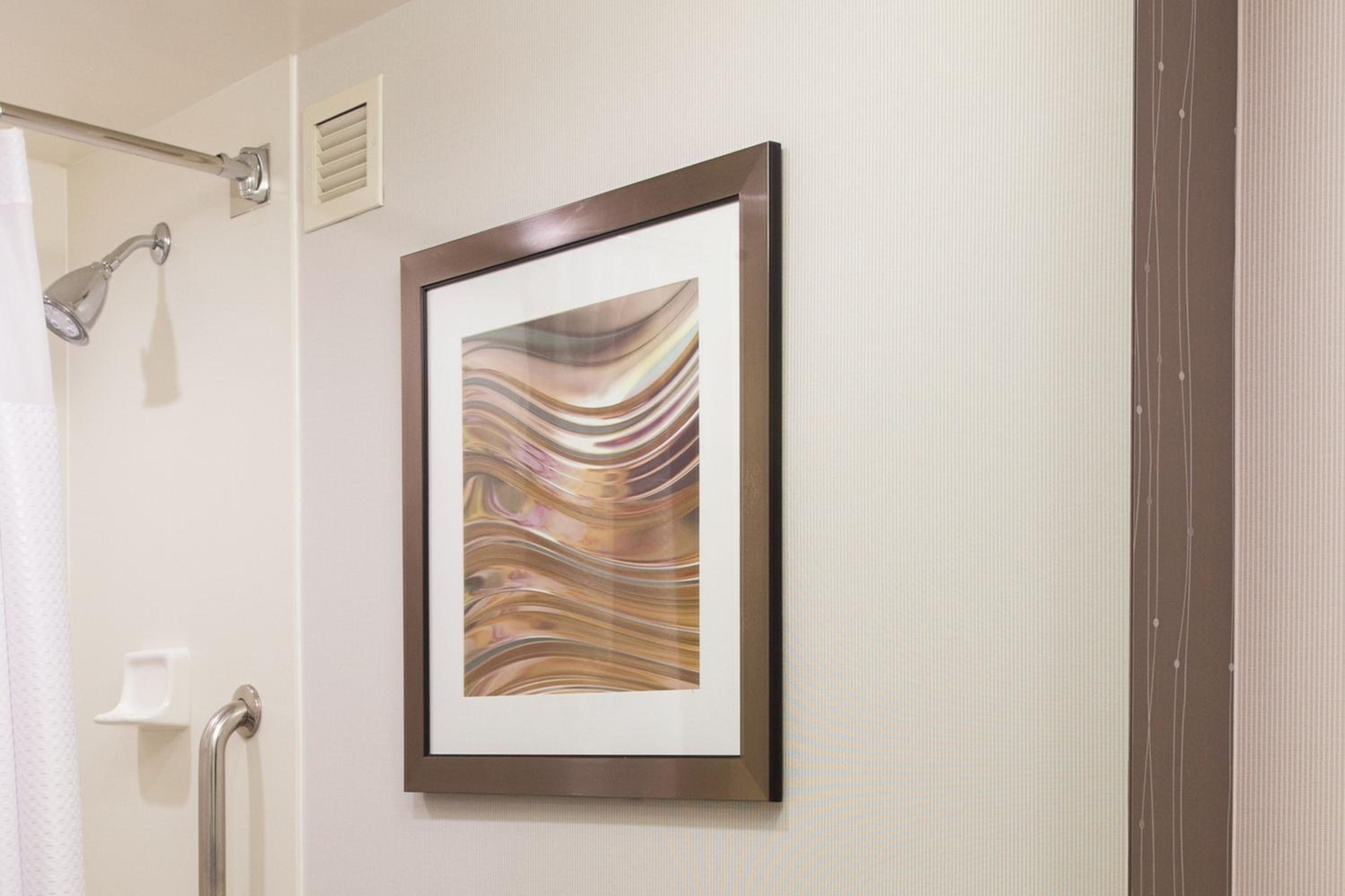 One-Bedroom King Suite - Photo 2