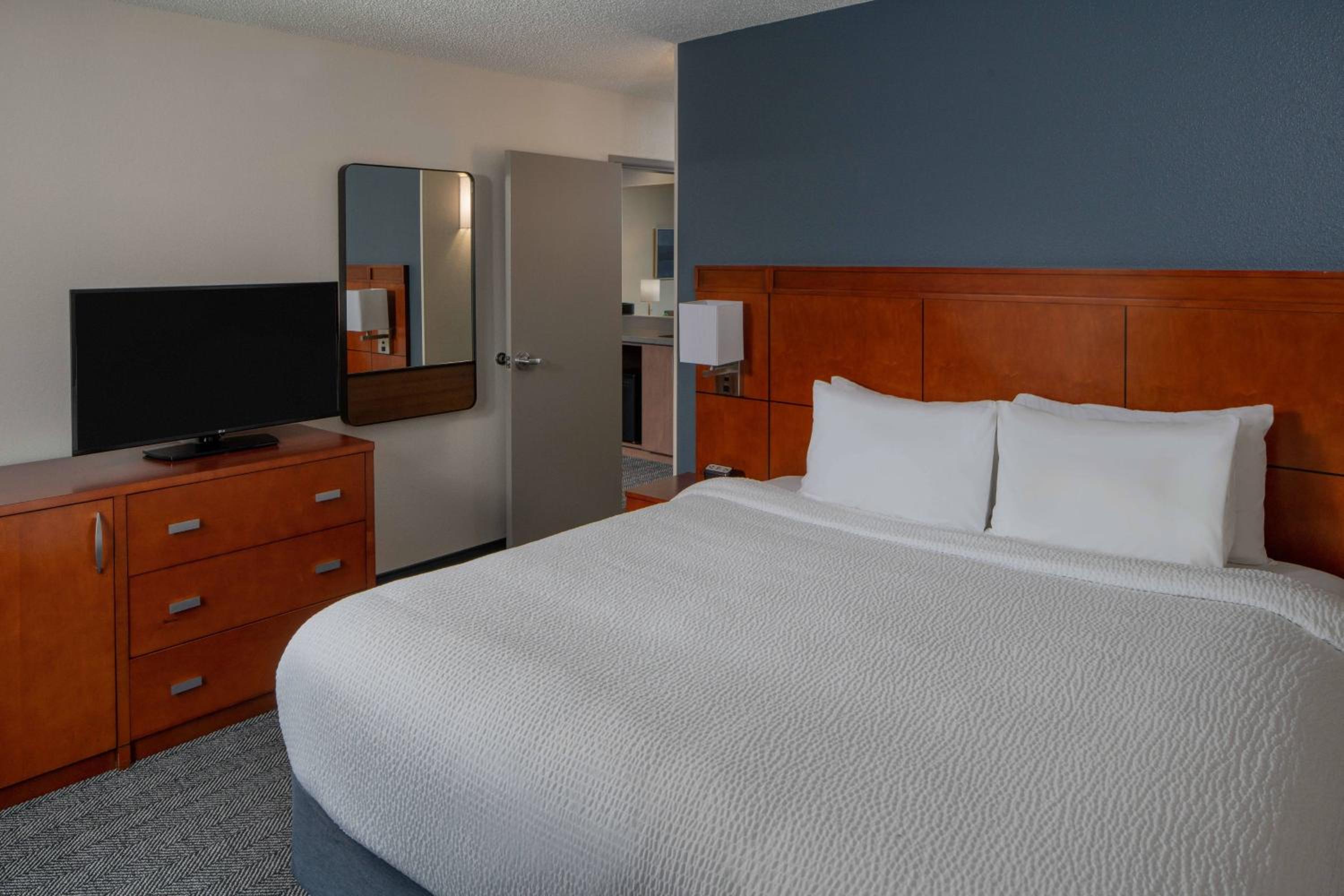One-Bedroom King Suite - Photo 1