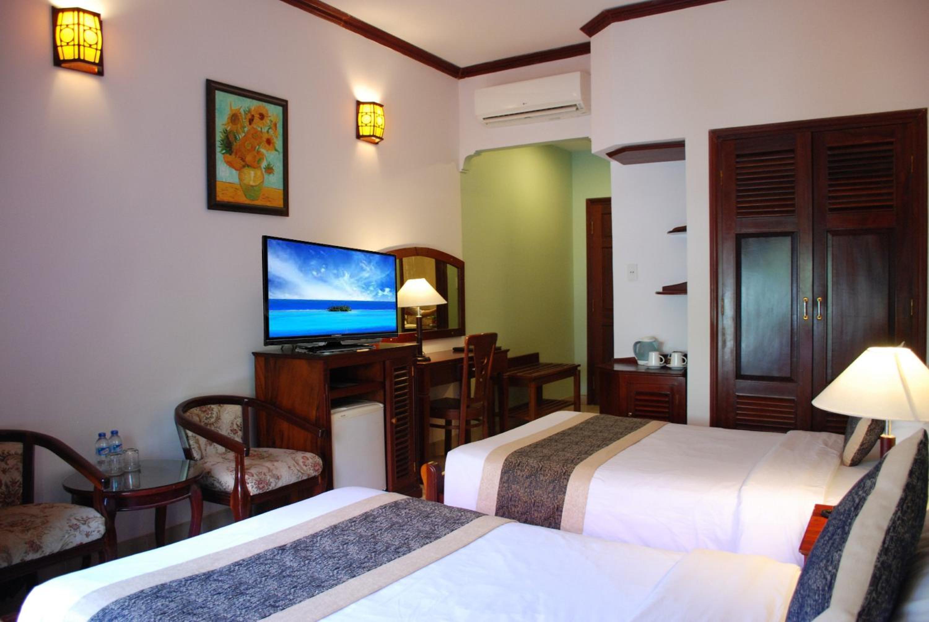 Superior Room with Garden View - Photo 7