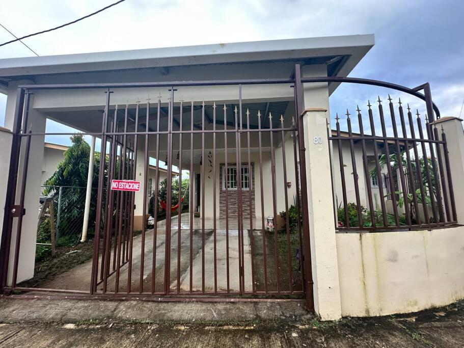 One-Bedroom House photo 1