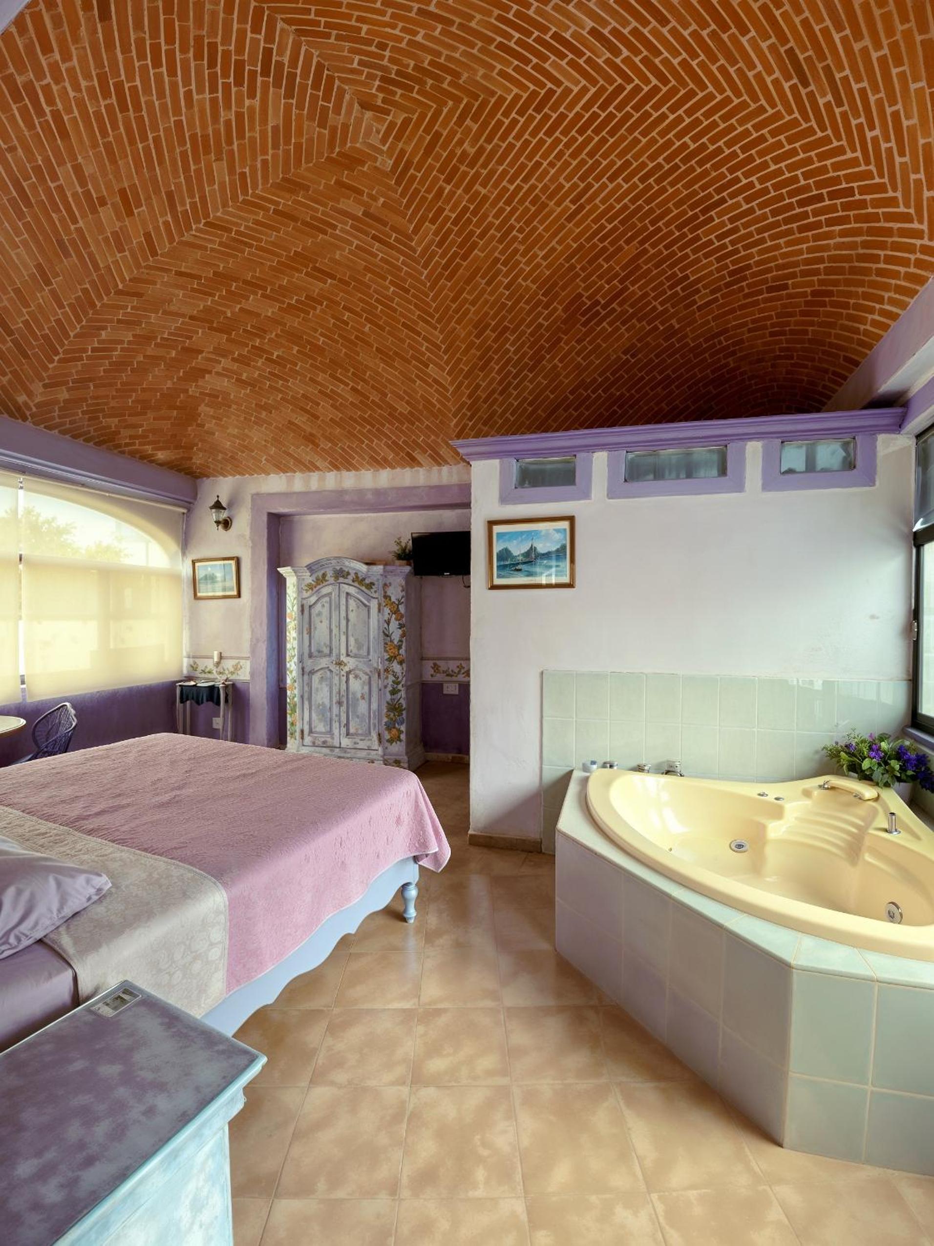 King Room with Mountain View