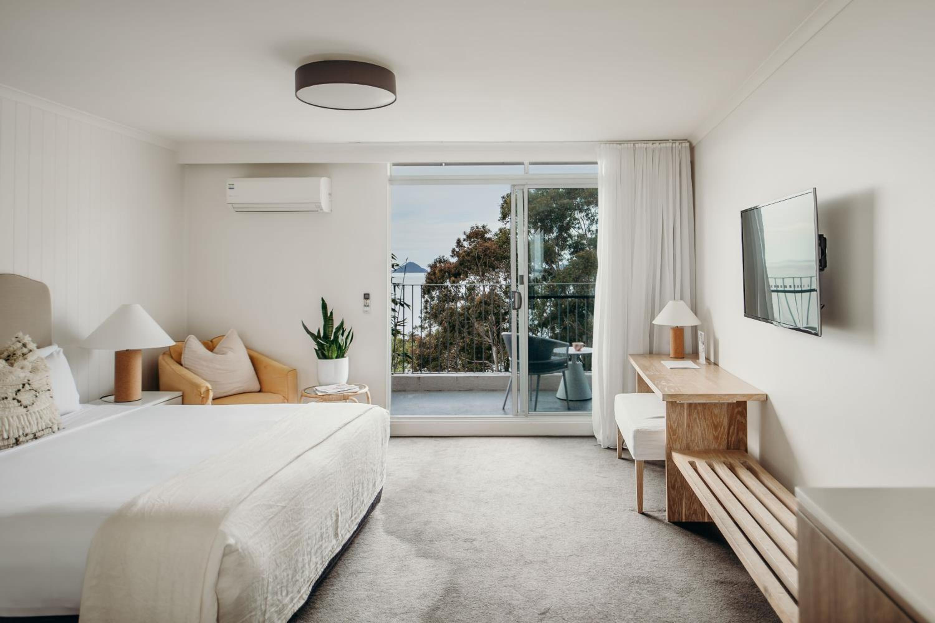 Deluxe Double or Twin Room with Sea View - Photo 6