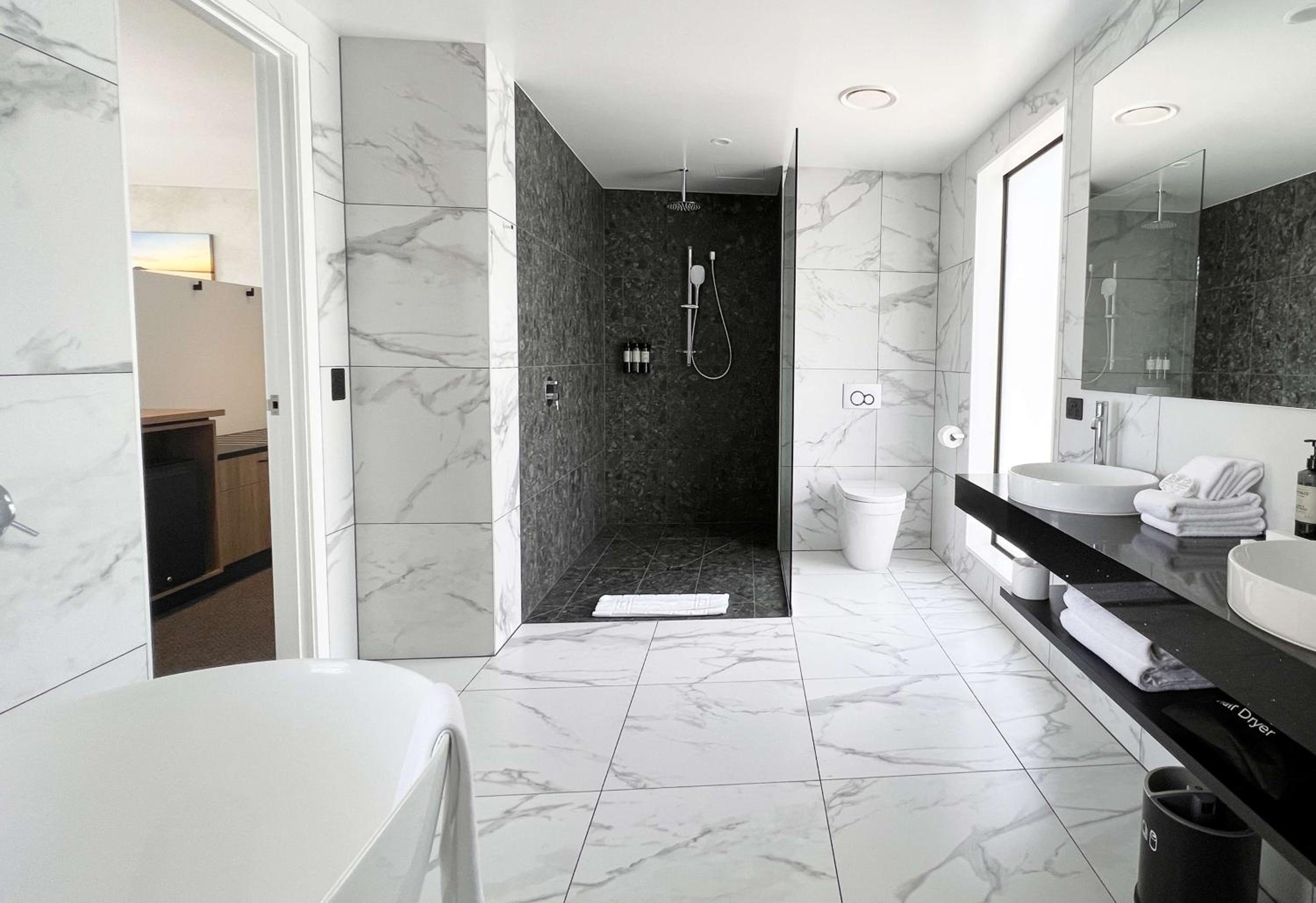 Ocean View Suite - Photo 4