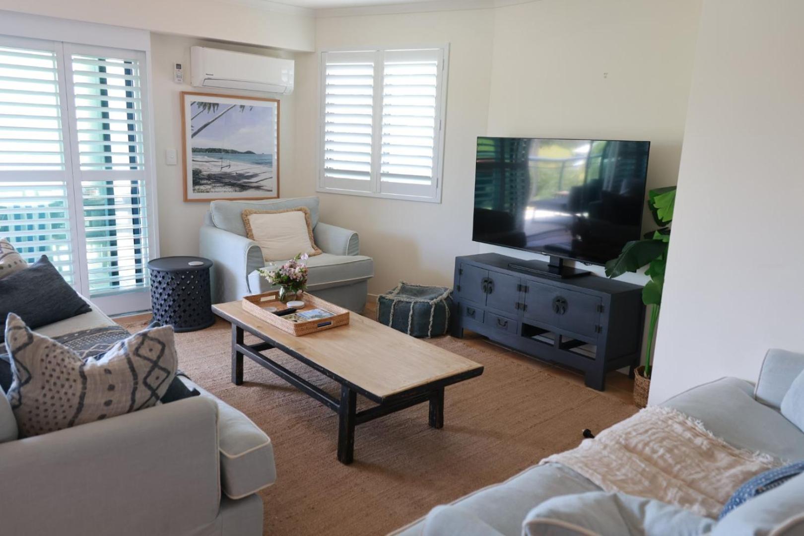 3 Brm Ocean View Top Floor Apt