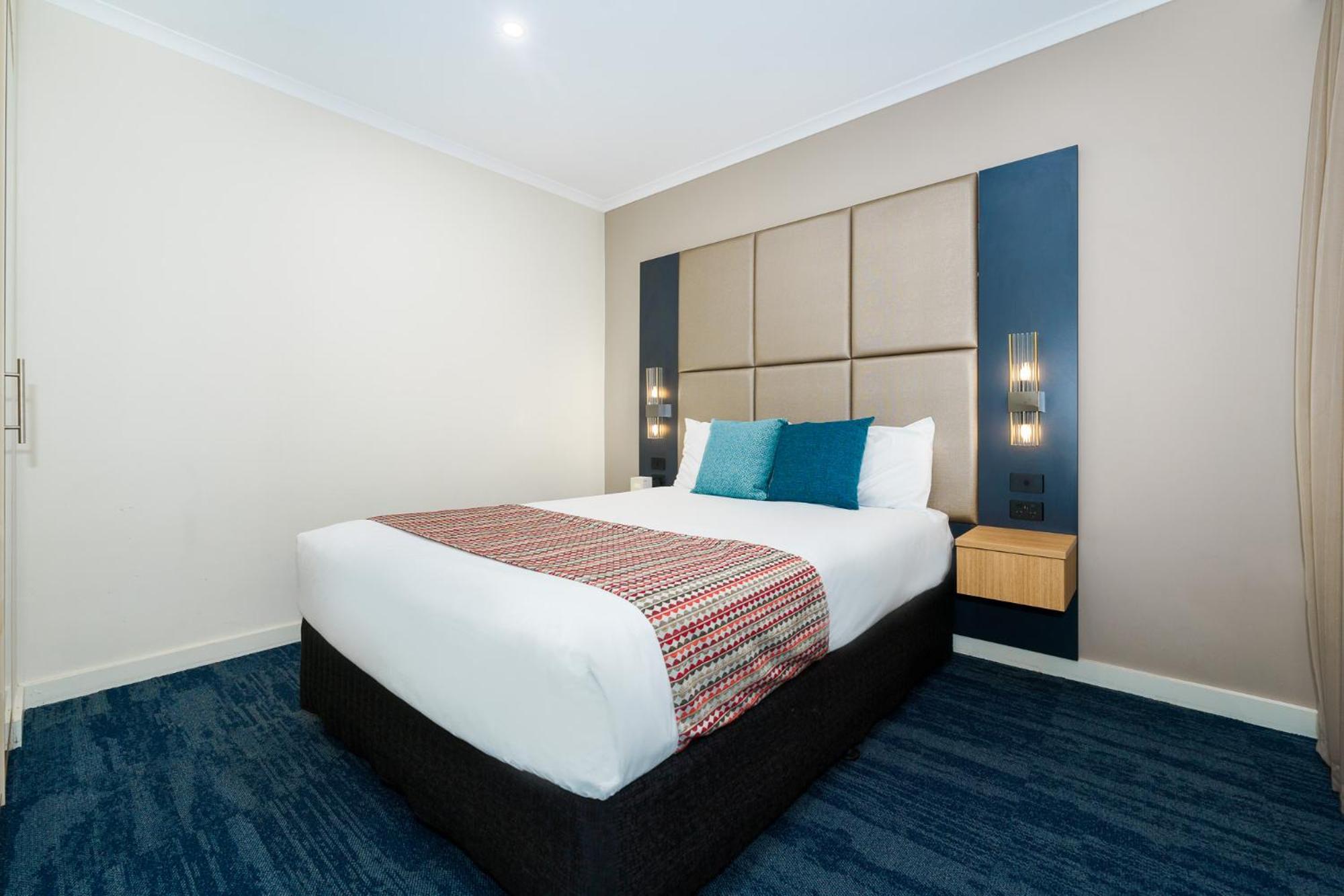 Luxury Two-Bedroom Apartment - Photo 4
