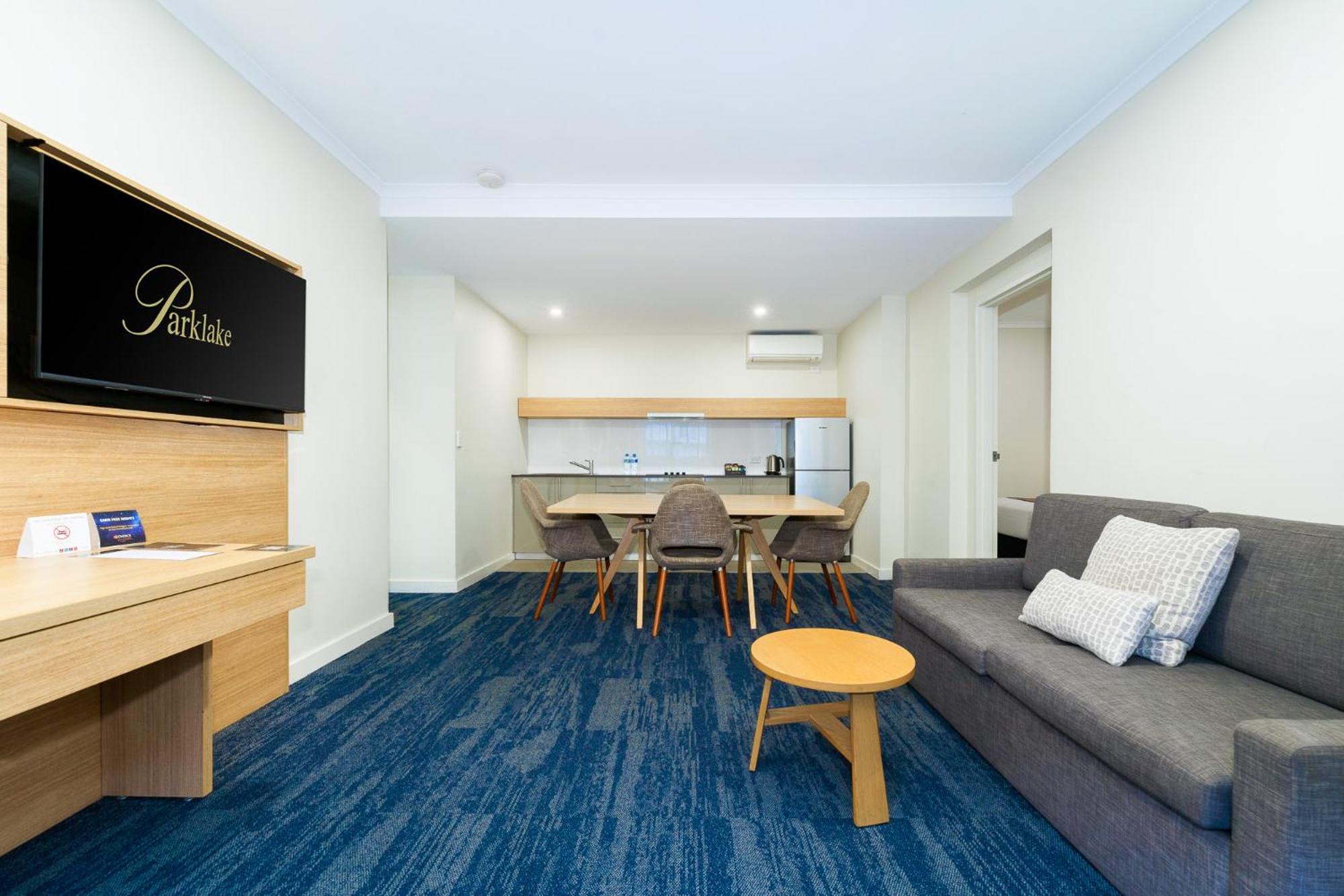 Luxury Two-Bedroom Apartment - Photo 3