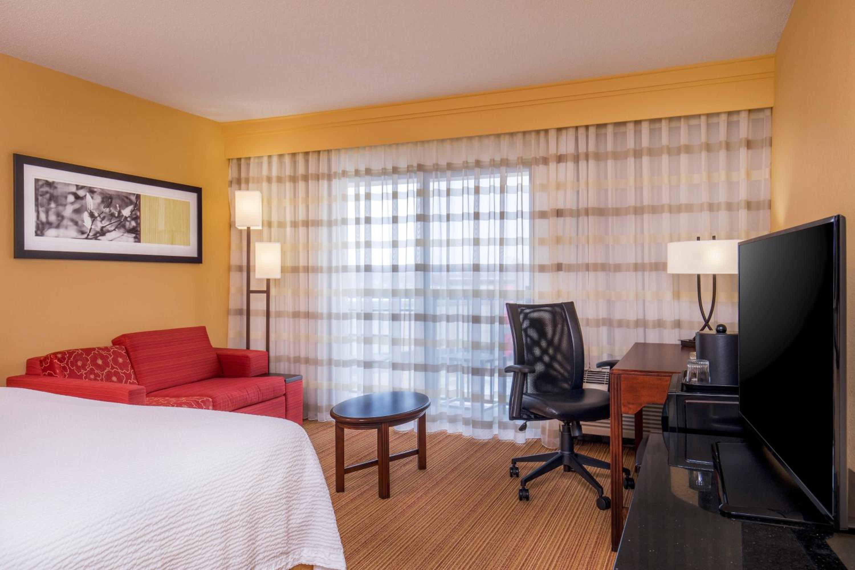 Pure Wellness King Room with Sofa Bed photo 1