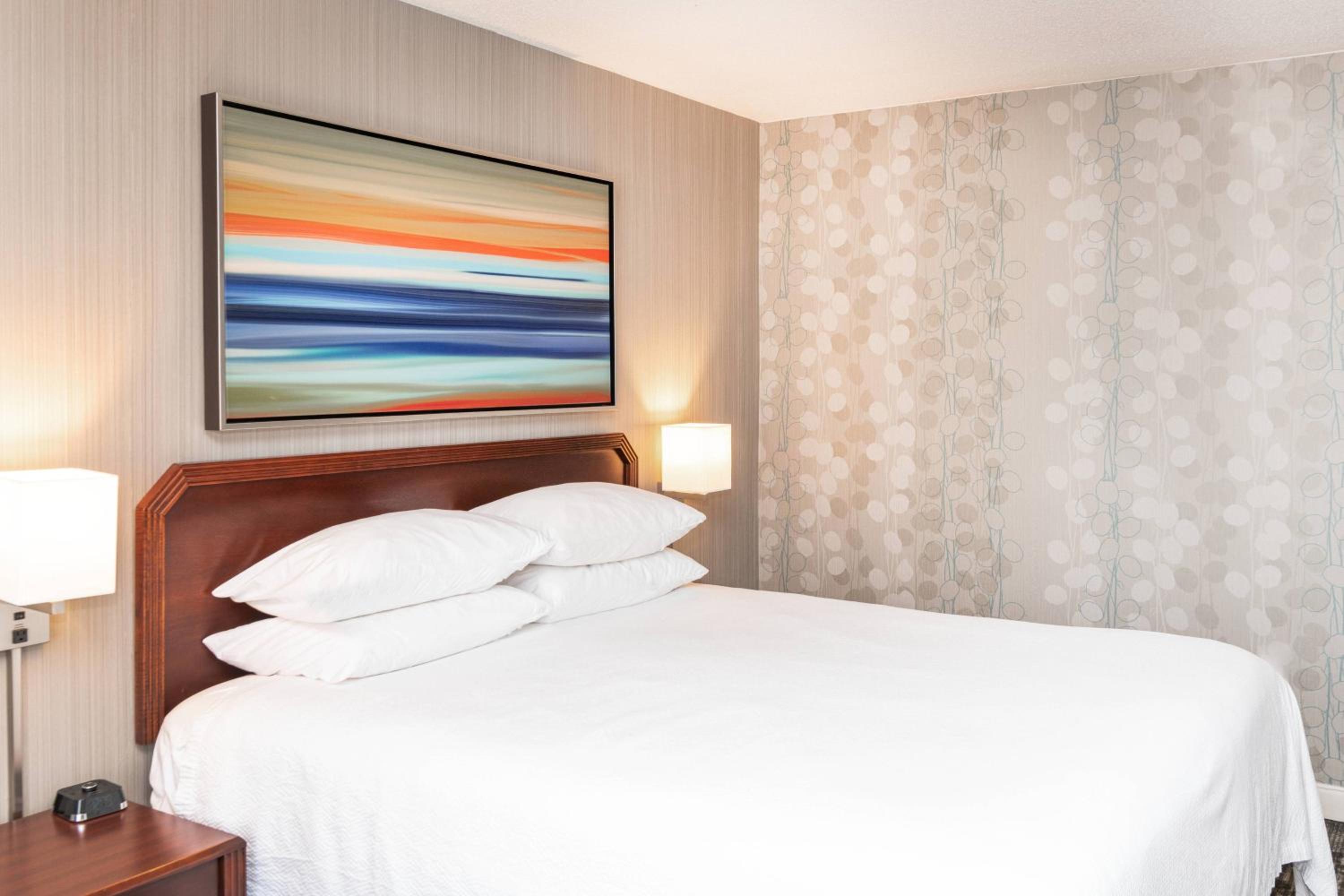 Guest Room, 1 King - Photo 1
