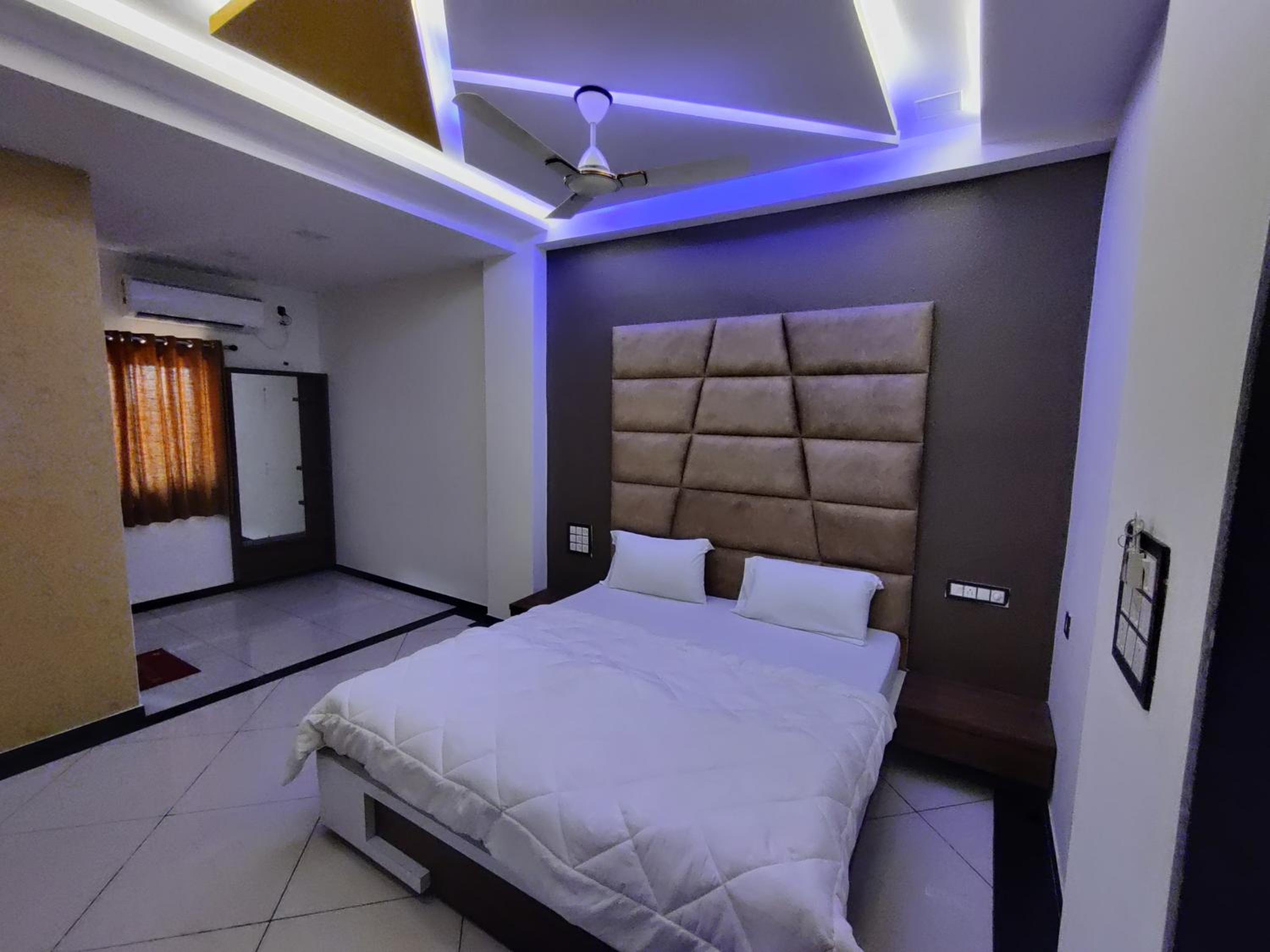 Deluxe Double Room photo 3