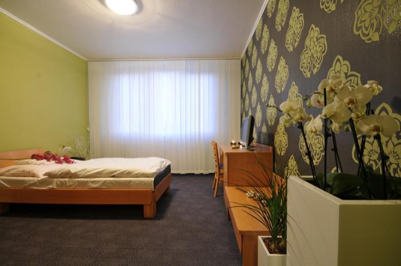 Standard Double or Twin Room - Photo 4