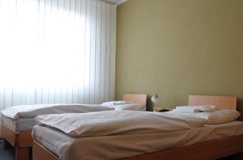 Standard Double or Twin Room - Photo 2
