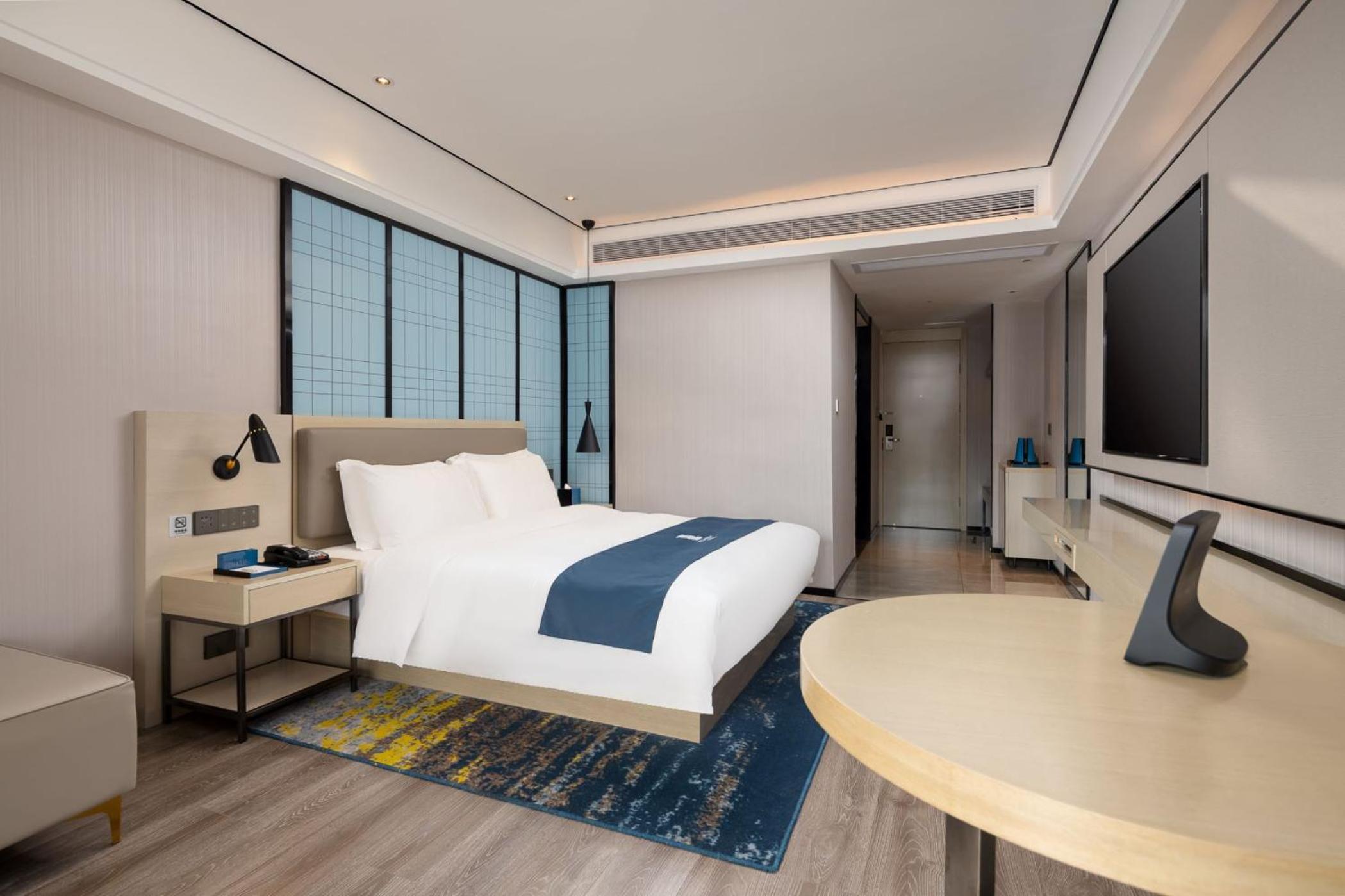 King Room with Lake View photo 3